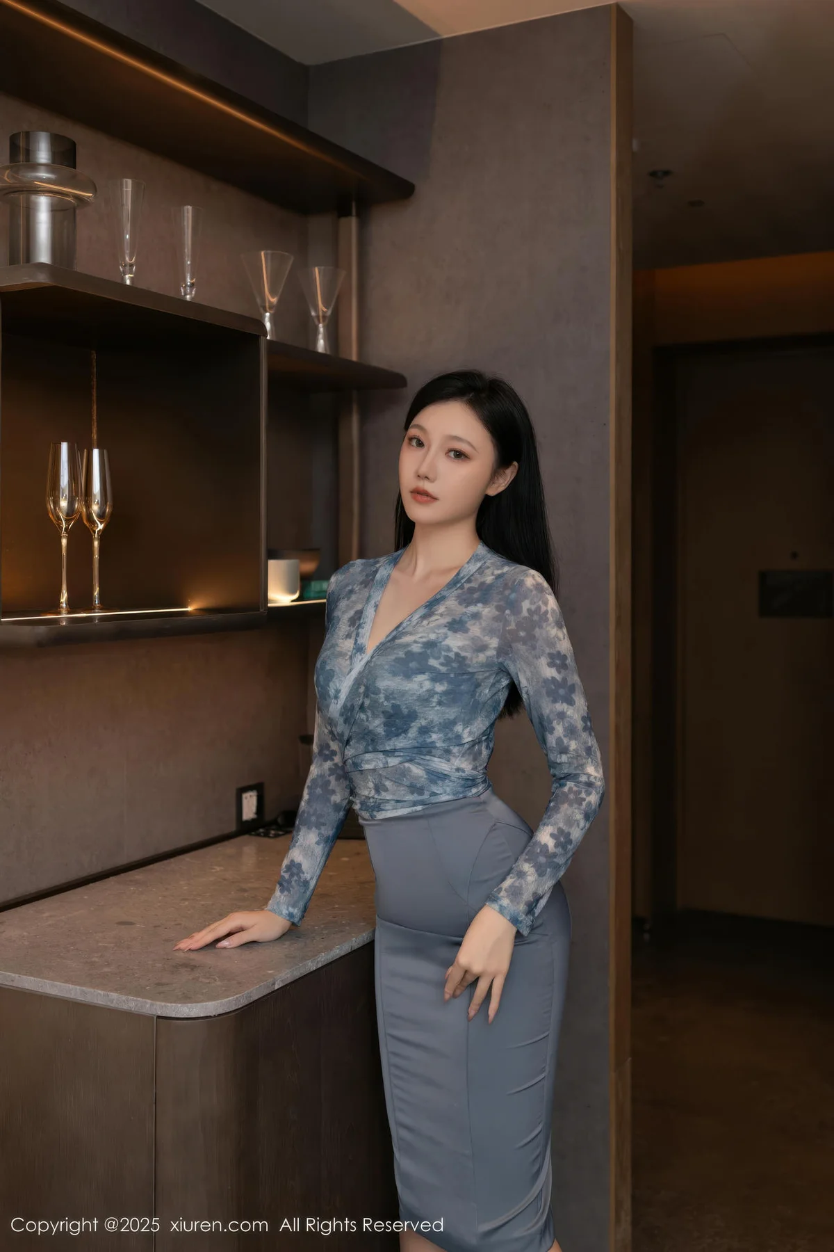 XiuRen 秀人 No.10693 安然anran  灰色长裙曼妙身姿 - 7