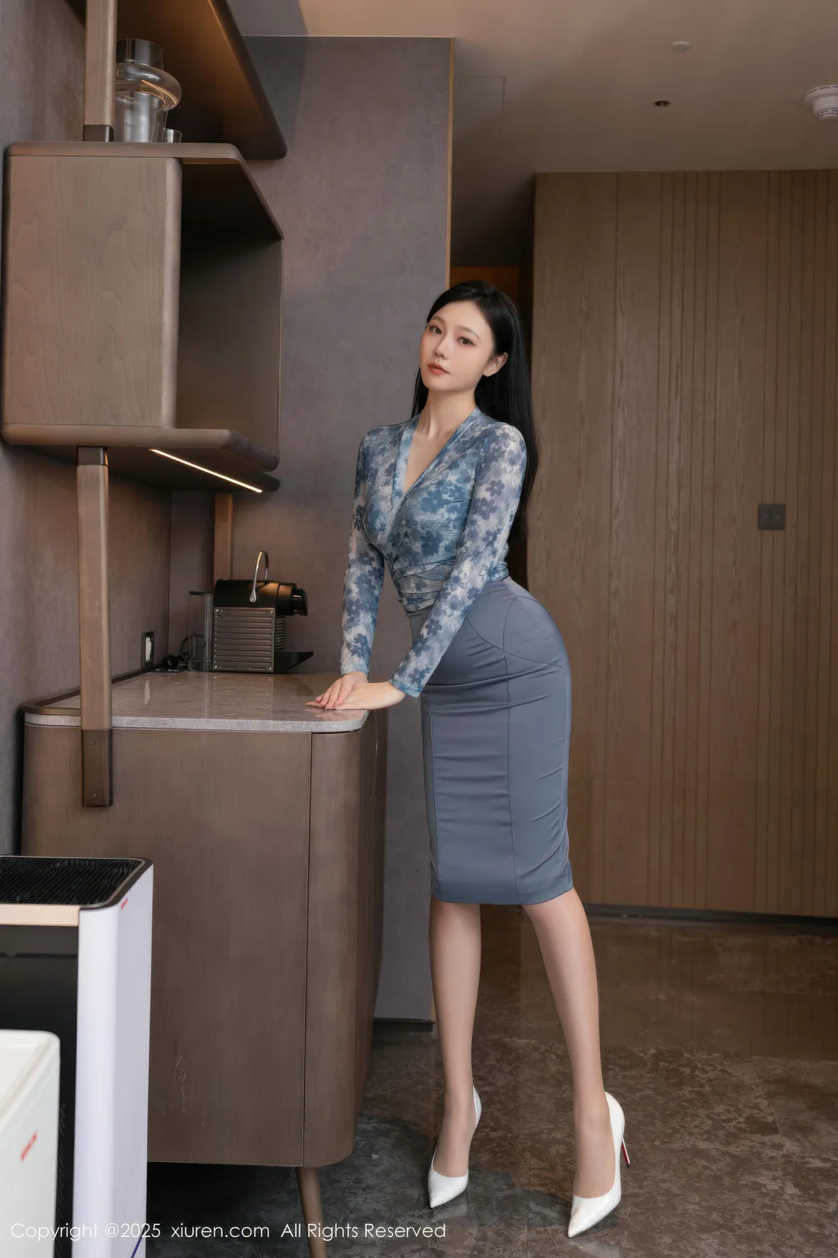 XiuRen 秀人 No.10693 安然anran  灰色长裙曼妙身姿 - 8