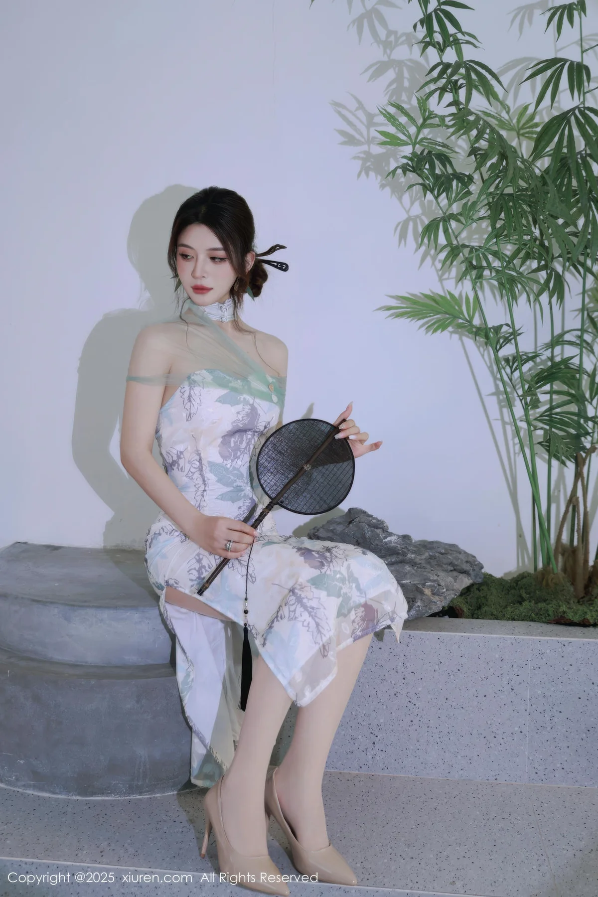 XiuRen 秀人 No.10694 阿依莎  浅色古风服饰 - 1