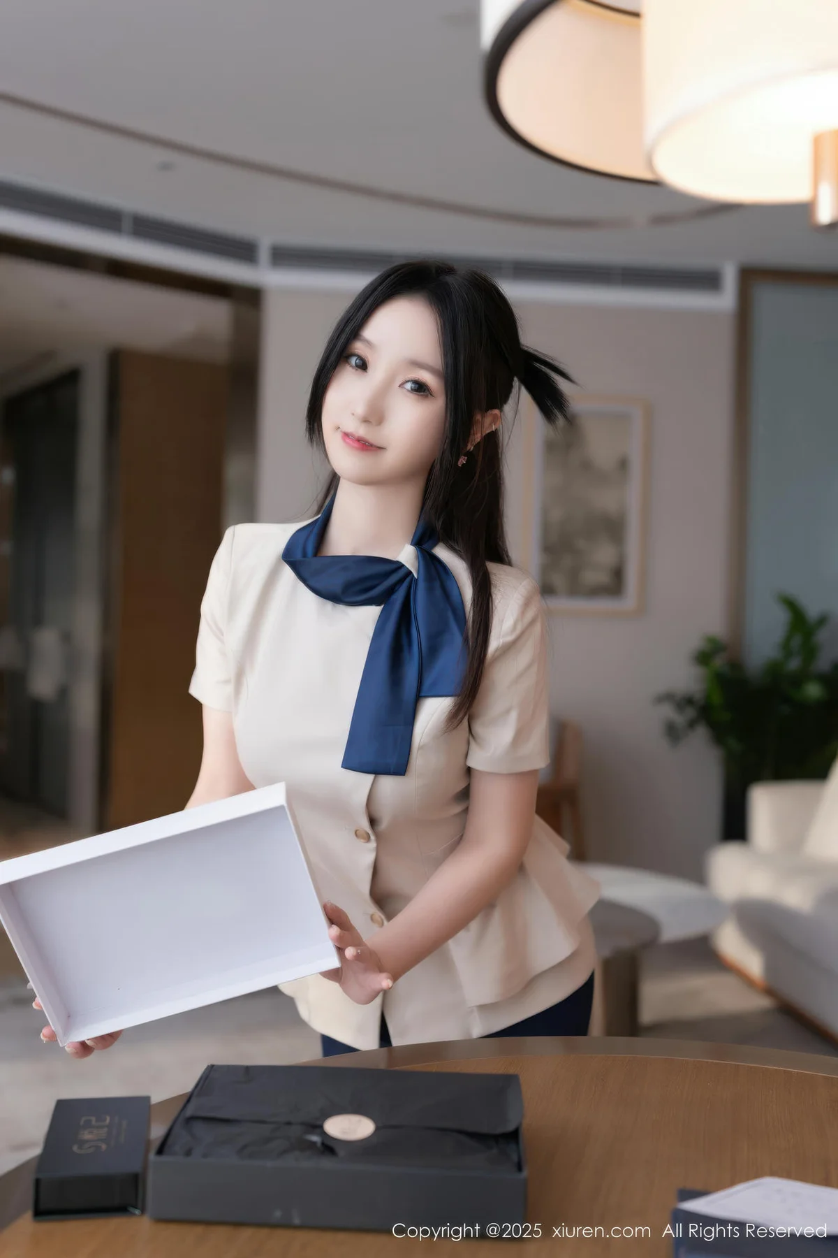 XiuRen 秀人 No.10697 杏子Yada 诱人肉色丝袜 - 2