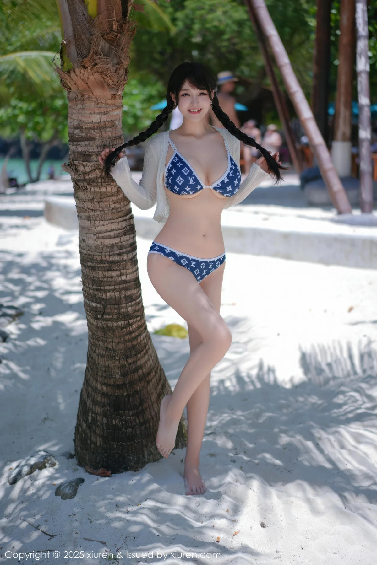 XiuRen 秀人 No.10699 心上可Flora 比基尼情趣旅拍 - 8