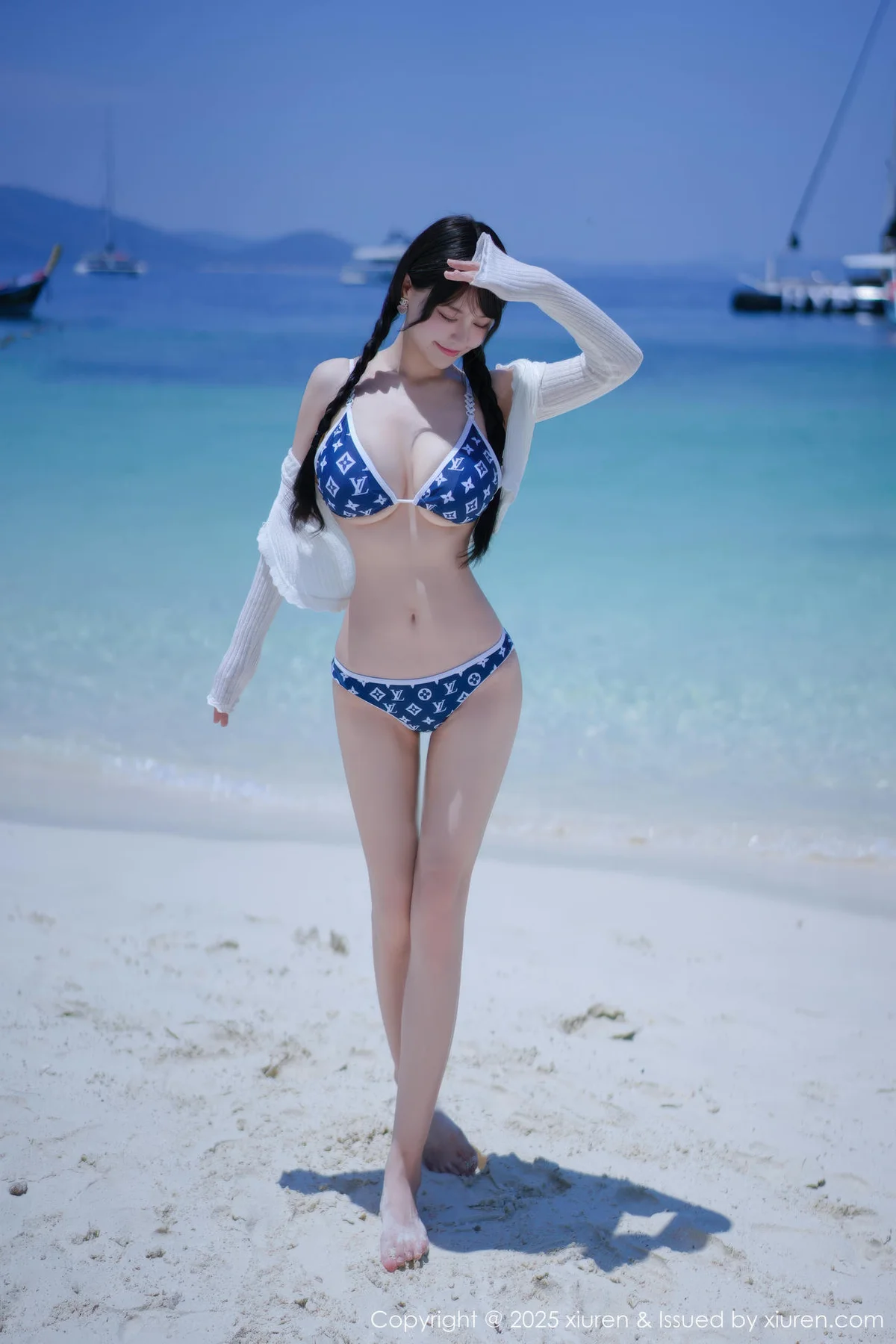 XiuRen 秀人 No.10699 心上可Flora 比基尼情趣旅拍 - 1