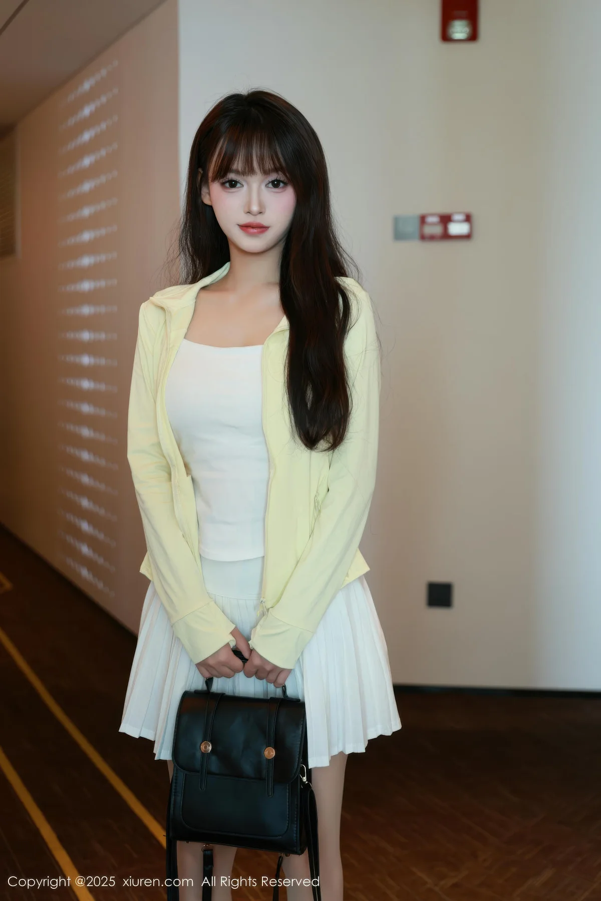 XiuRen 秀人 No.10702 糯咪 白色短裙白色丝袜 - 2