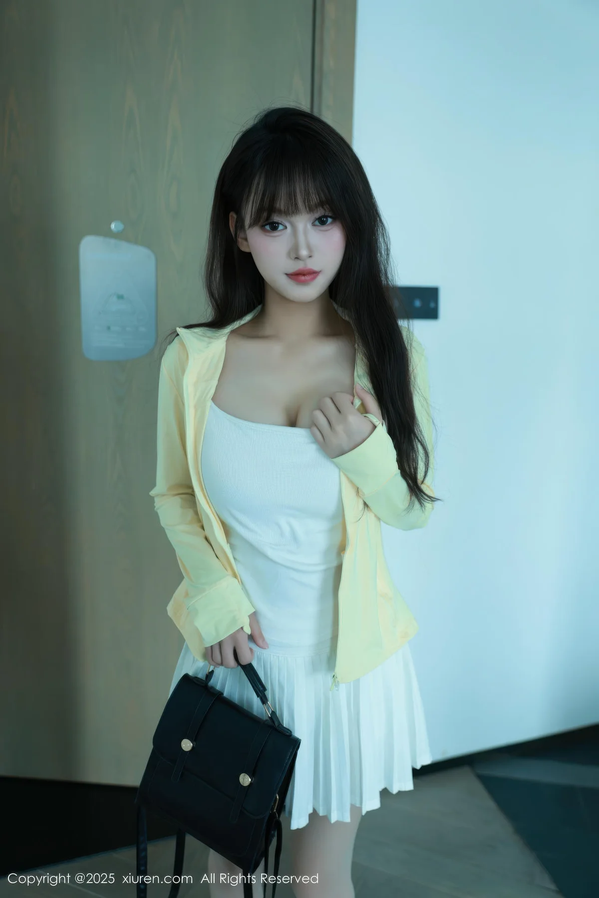 XiuRen 秀人 No.10702 糯咪 白色短裙白色丝袜 - 3