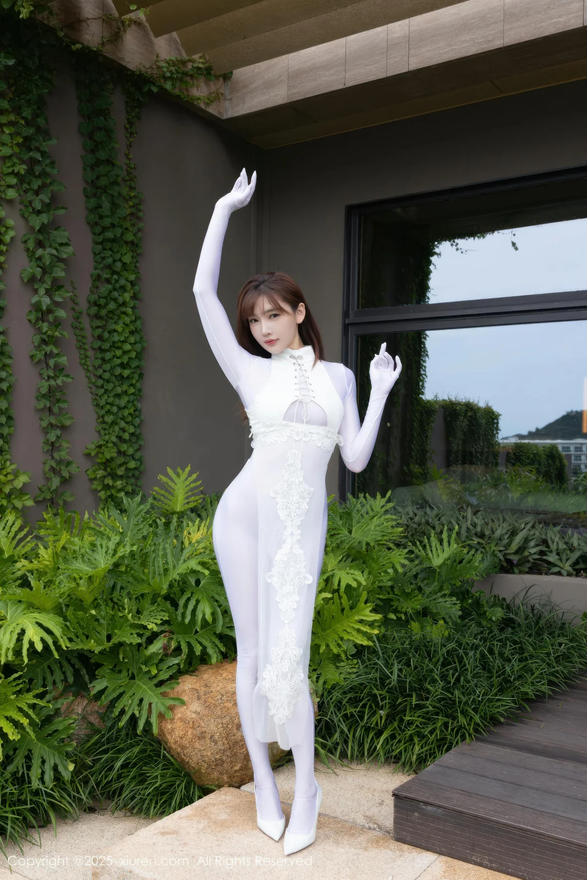 XiuRen 秀人 No.10704 陆萱萱 性感白旗袍 - 1