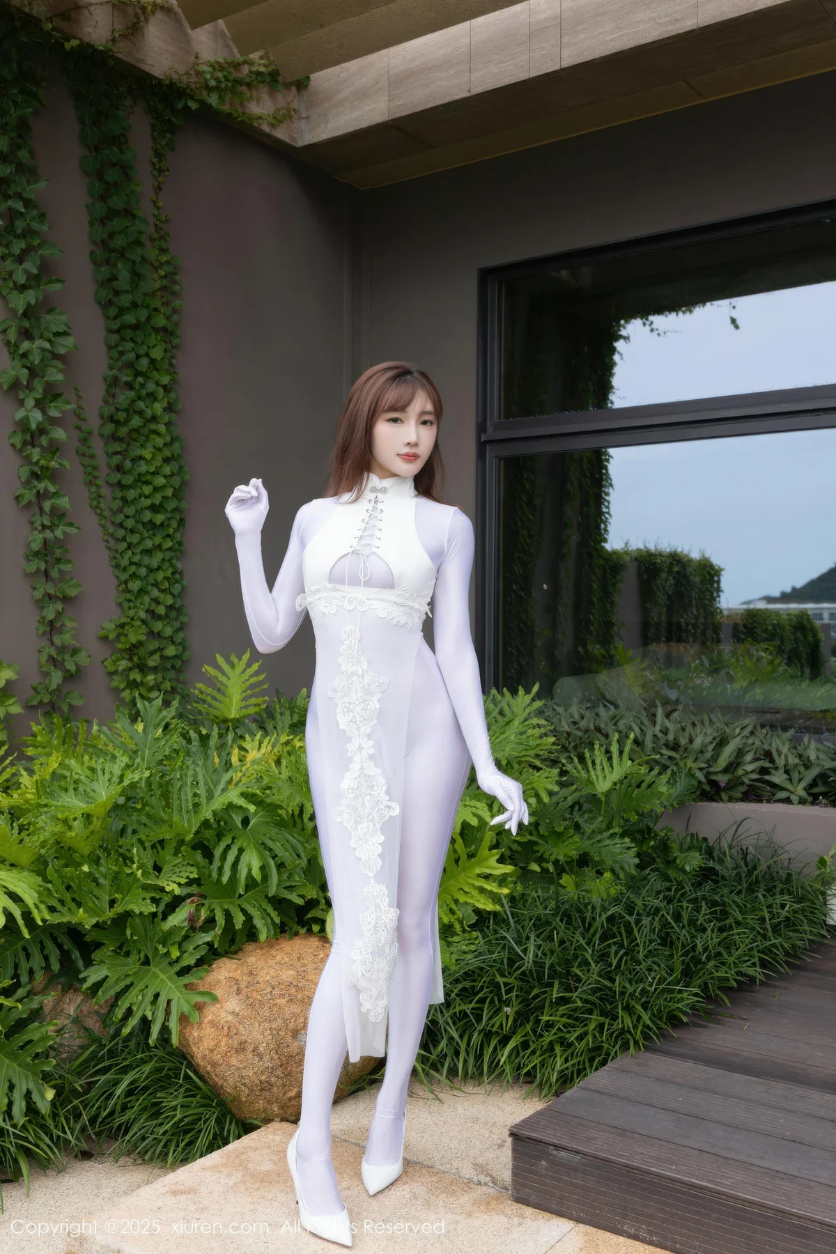 XiuRen 秀人 No.10704 陆萱萱 性感白旗袍 - 3