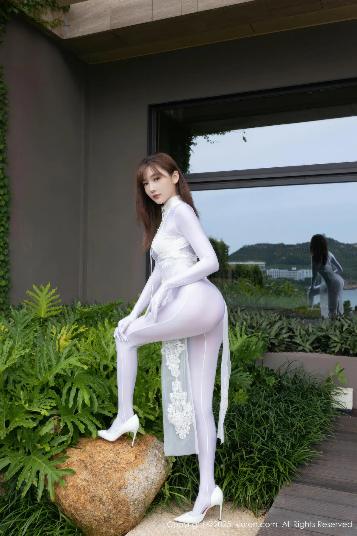 XiuRen 秀人 No.10704 陆萱萱 性感白旗袍 - 4