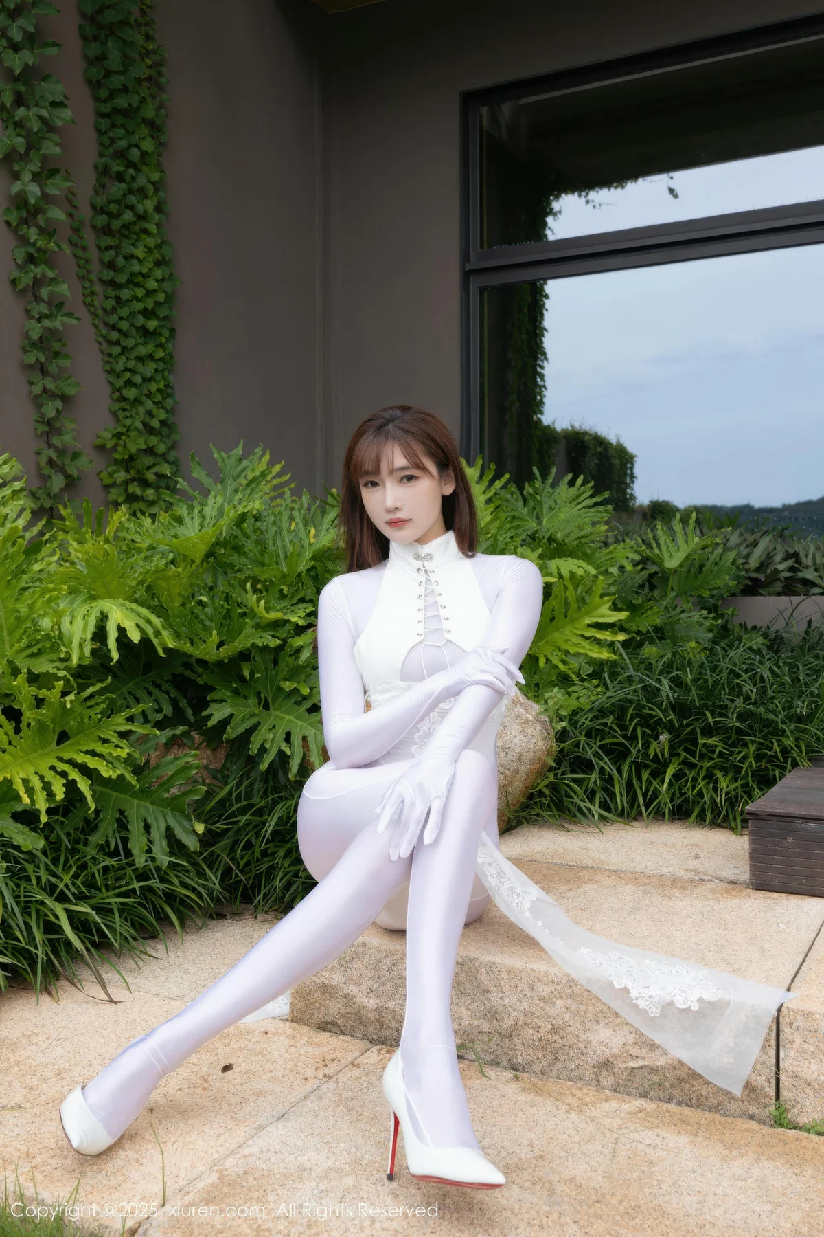 XiuRen 秀人 No.10704 陆萱萱 性感白旗袍 - 1