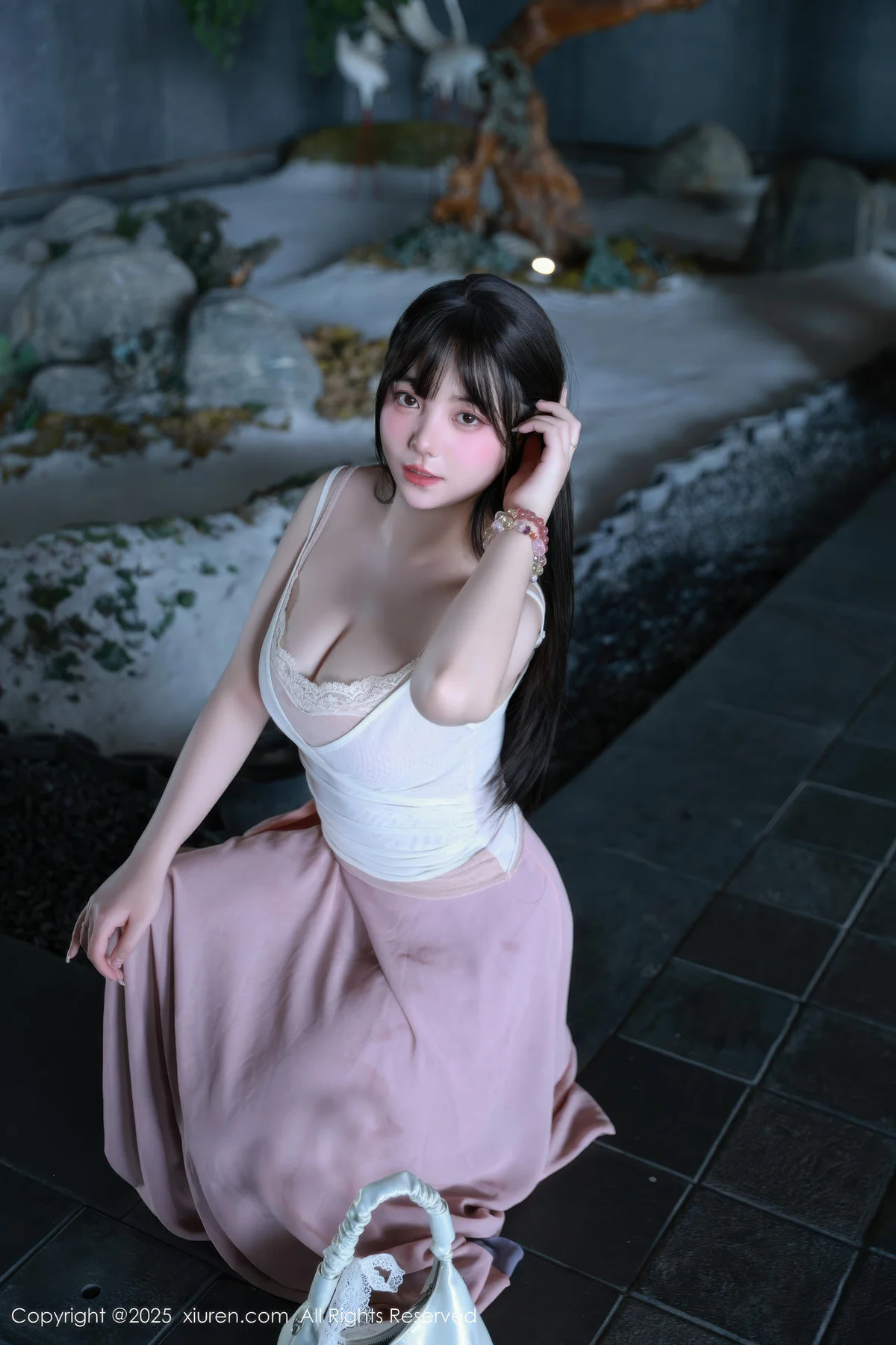 XiuRen 秀人 No.10746 软情 粉色内衣曼妙身姿 - 1