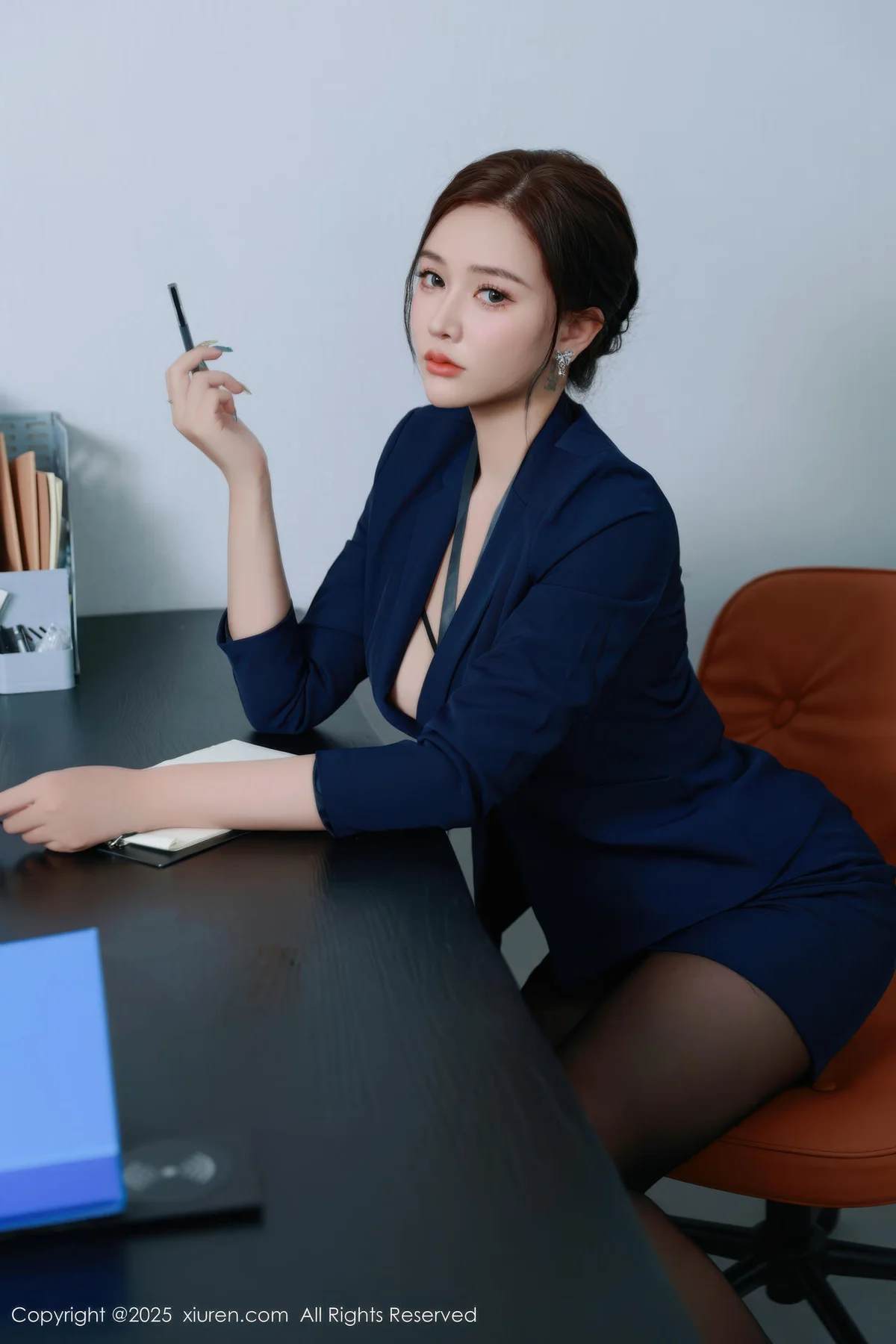 XiuRen 秀人 No.10751 娜比 深色OL服饰 - 1