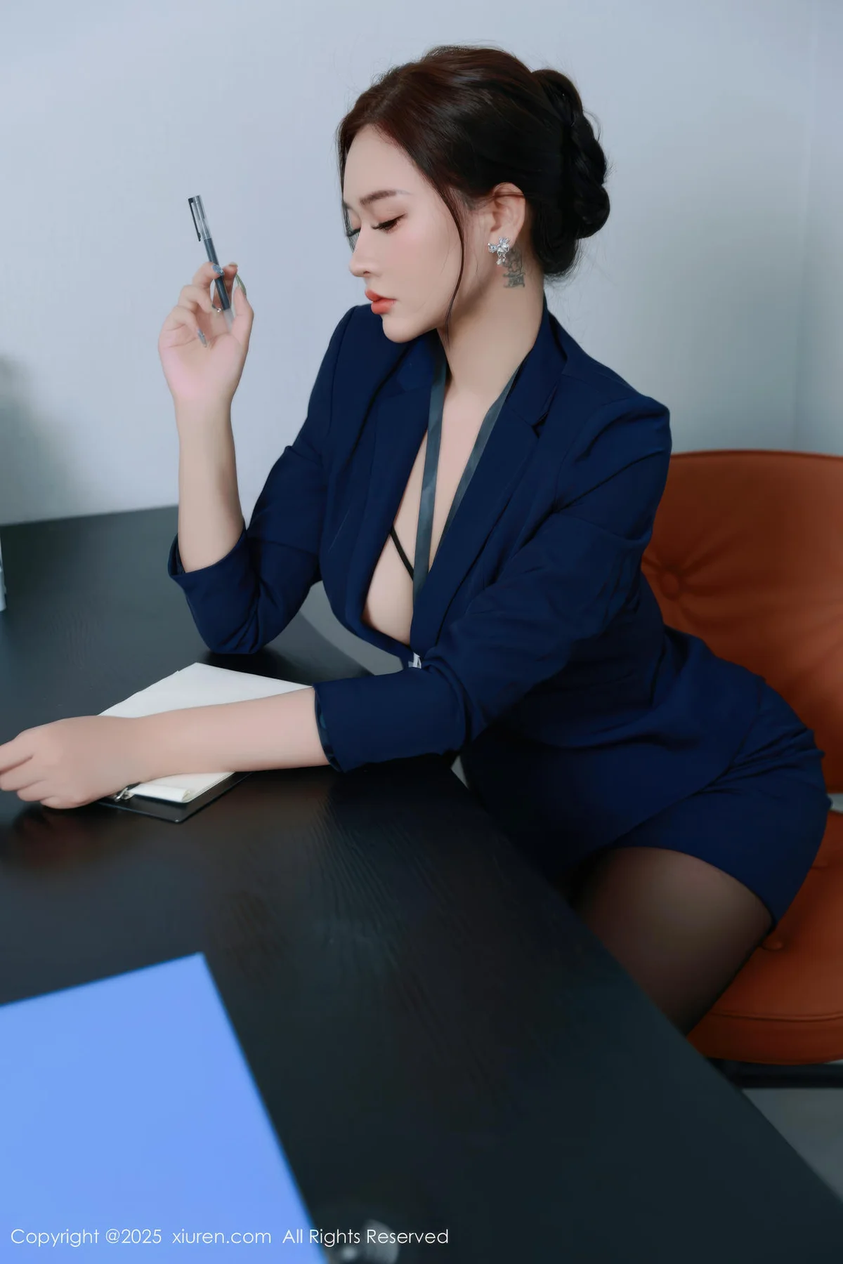 XiuRen 秀人 No.10751 娜比 深色OL服饰 - 2