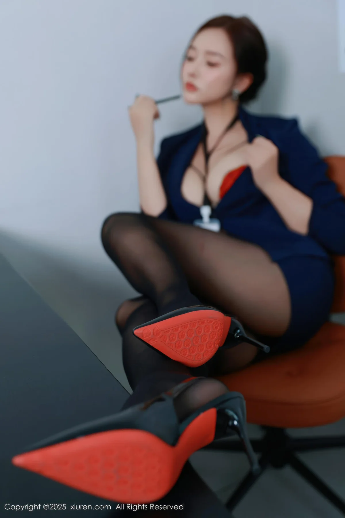 XiuRen 秀人 No.10751 娜比 深色OL服饰 - 6