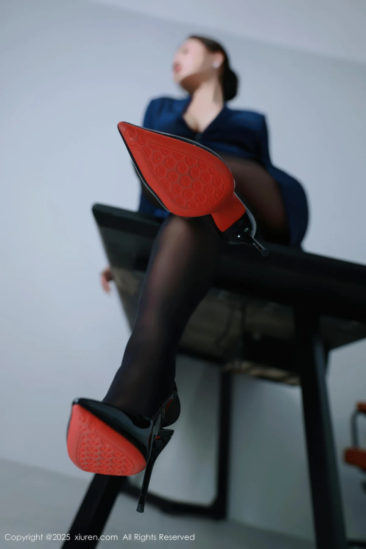 XiuRen 秀人 No.10751 娜比 深色OL服饰 - 8