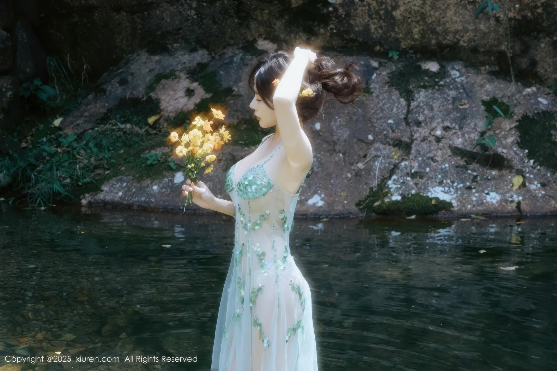 XiuRen 秀人 No.10756 尹甜甜 性感小溪亮片裙 - 6