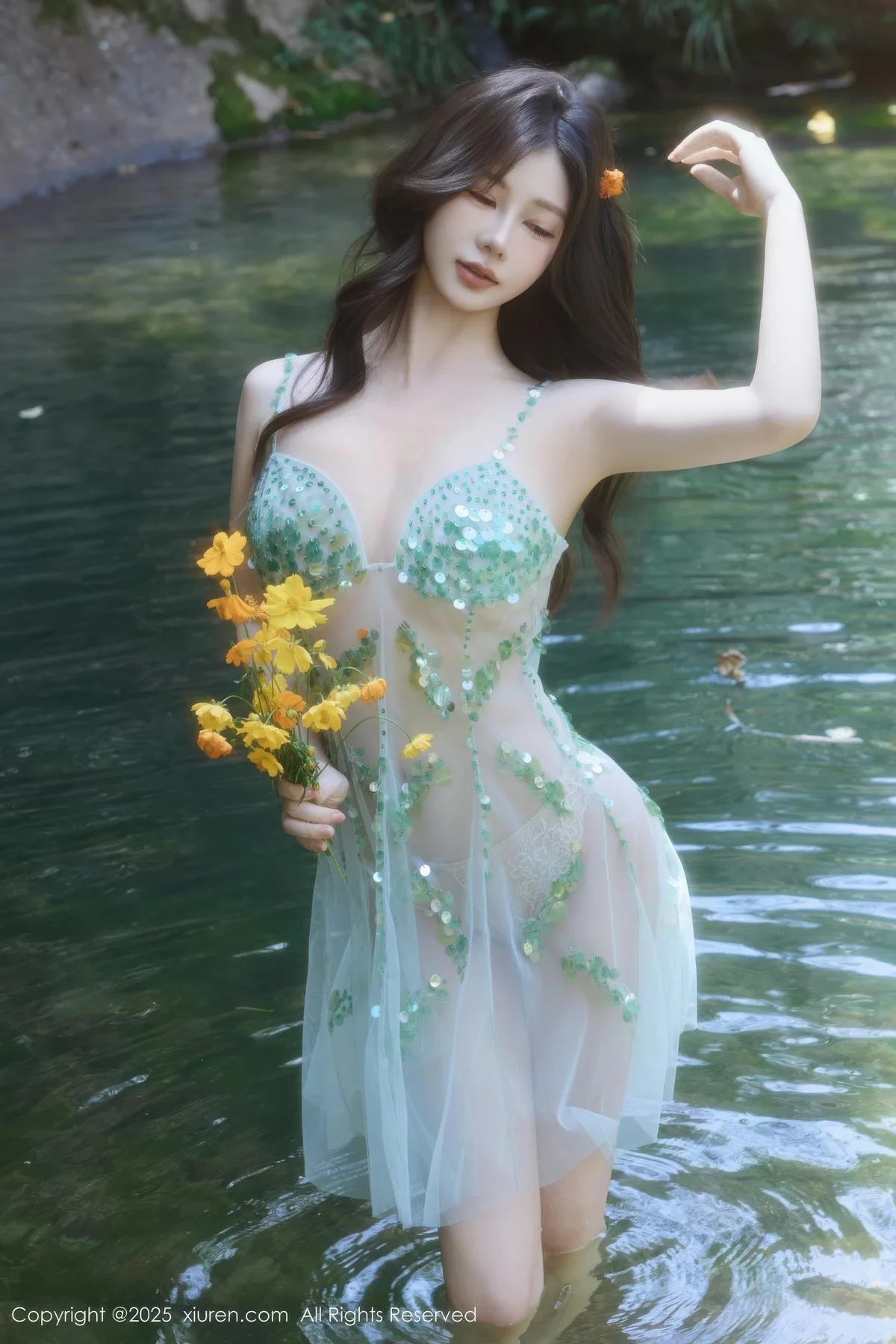 XiuRen 秀人 No.10756 尹甜甜 性感小溪亮片裙 - 10