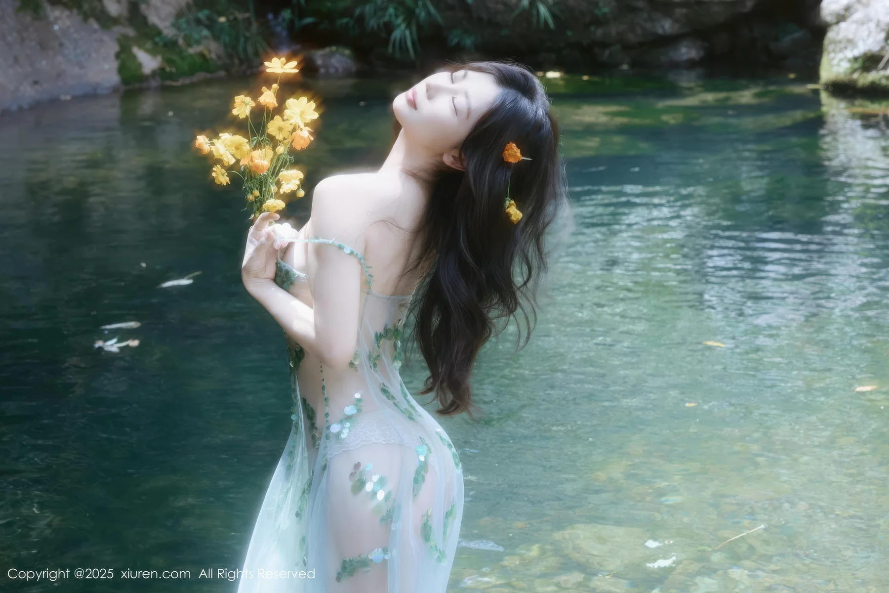 XiuRen 秀人 No.10756 尹甜甜 性感小溪亮片裙 - 6