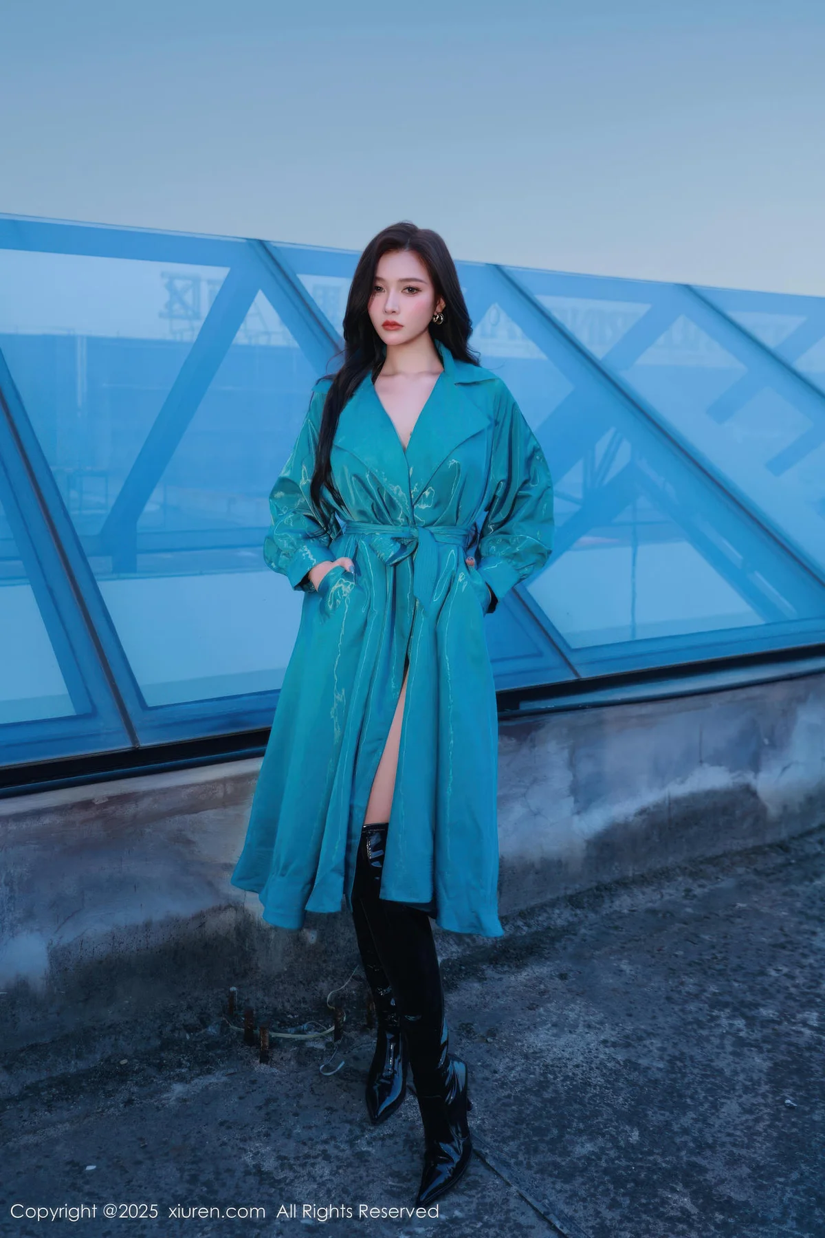 XiuRen 秀人 No.10776 娜比 蓝色风衣情趣内衣 - 1