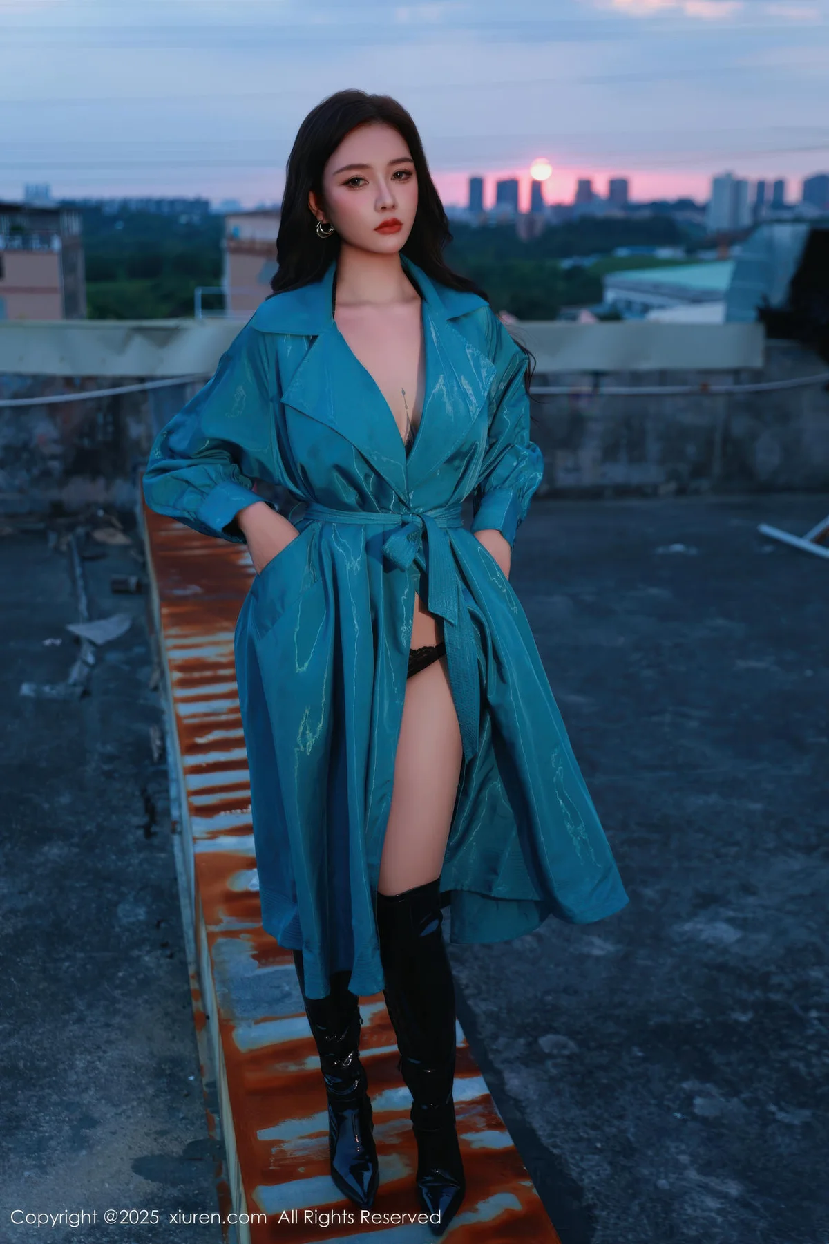 XiuRen 秀人 No.10776 娜比 蓝色风衣情趣内衣 - 2