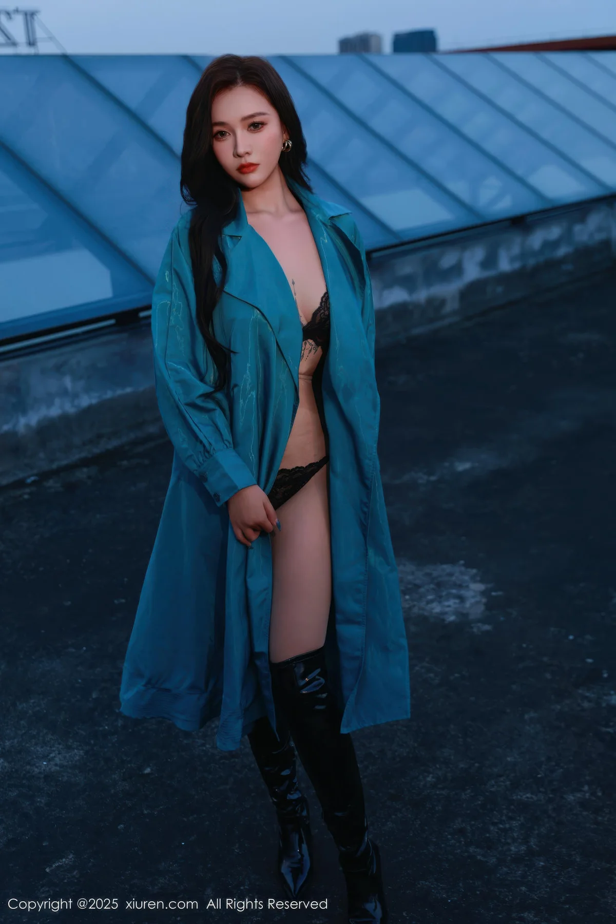 XiuRen 秀人 No.10776 娜比 蓝色风衣情趣内衣 - 10