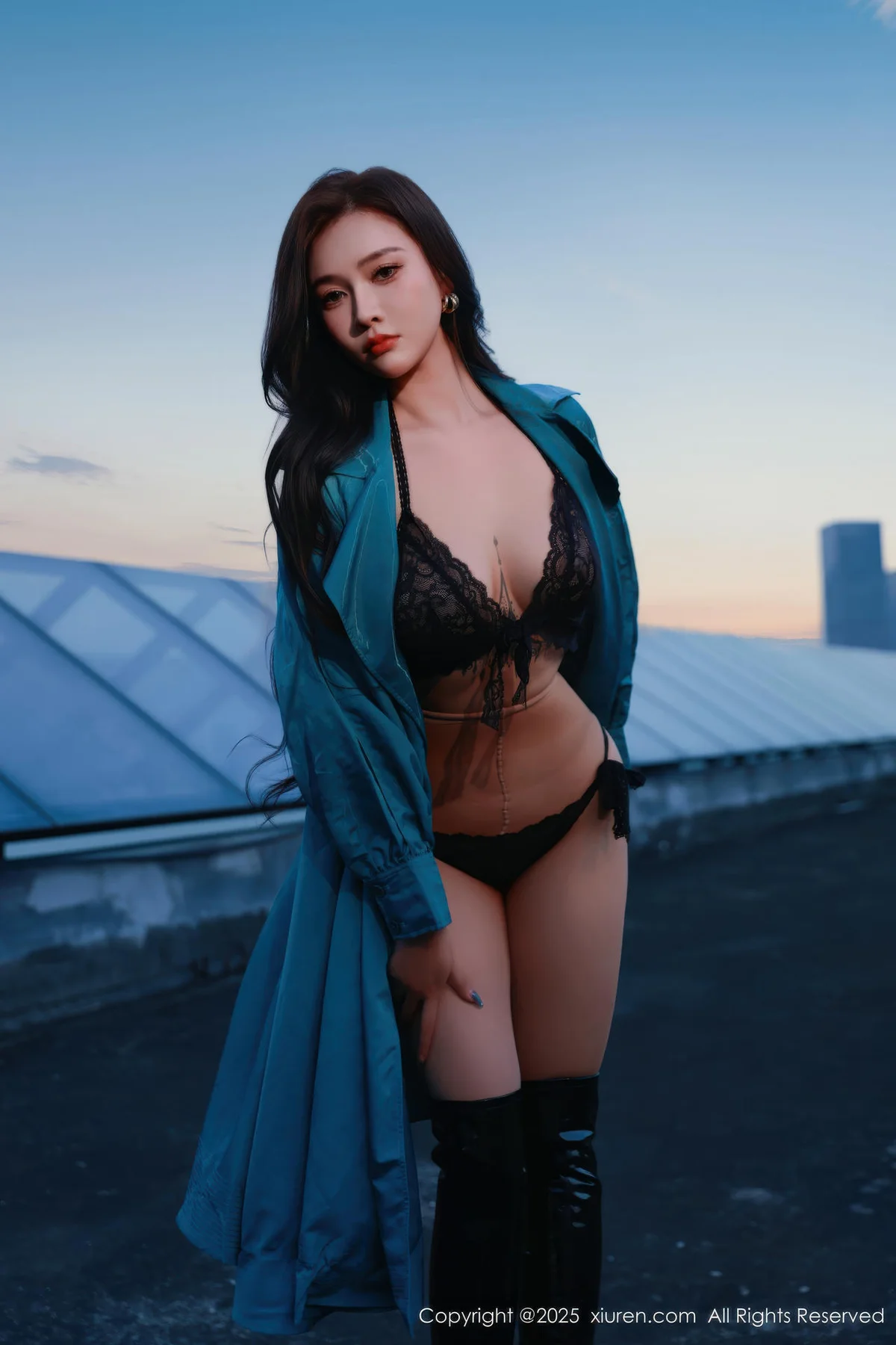 XiuRen 秀人 No.10776 娜比 蓝色风衣情趣内衣 - 3