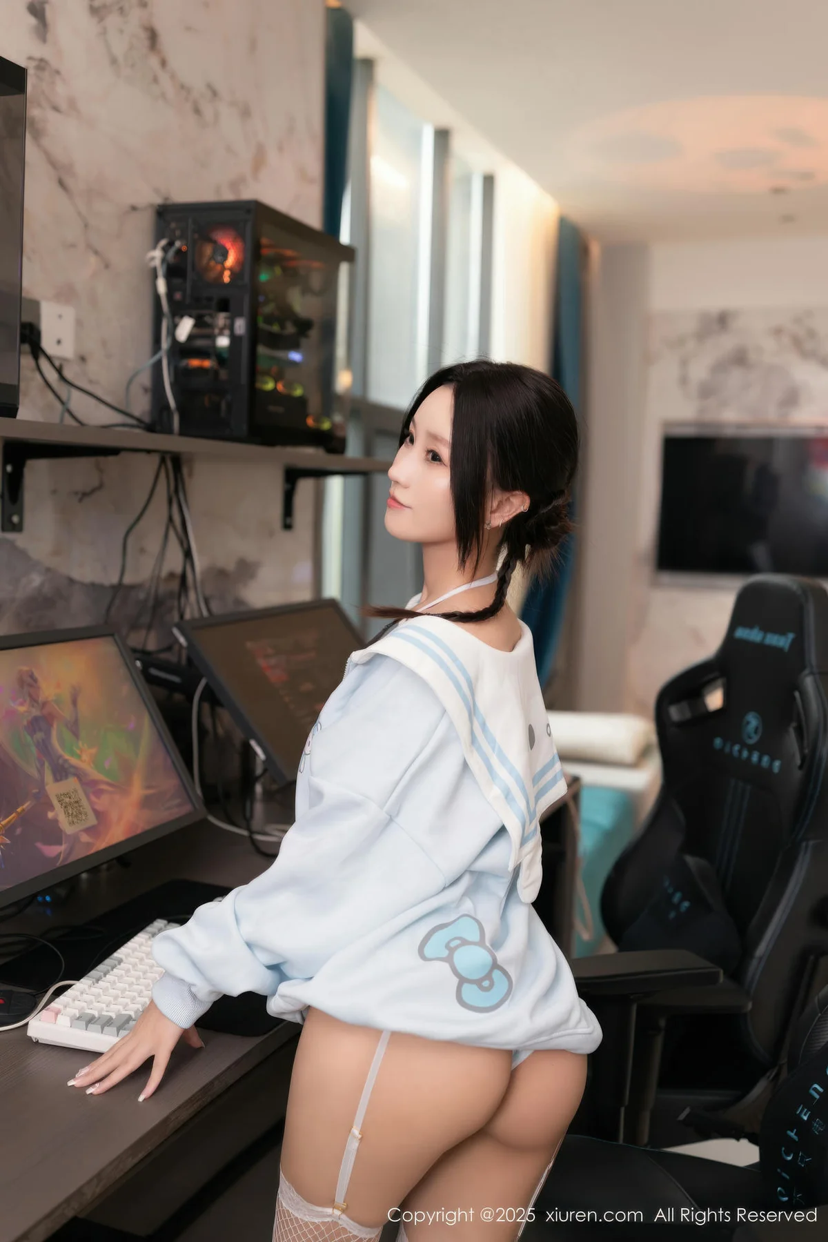 XiuRen 秀人 No.10778 杏子Yada 蓝色卫衣白色丝袜 - 4