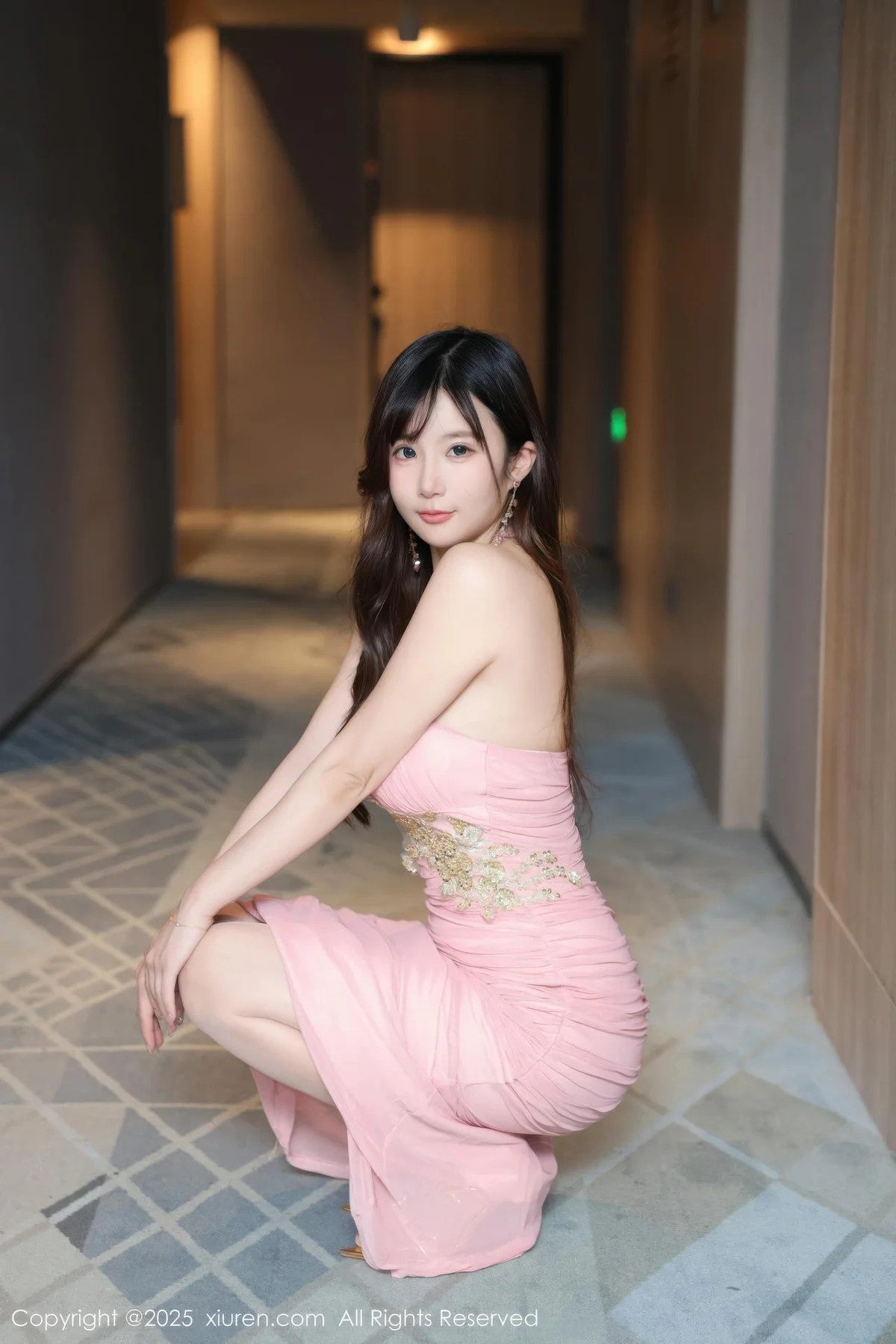 XiuRen 秀人 No.10786 小肉肉咪 巨乳极致美腿性感动人 - 8