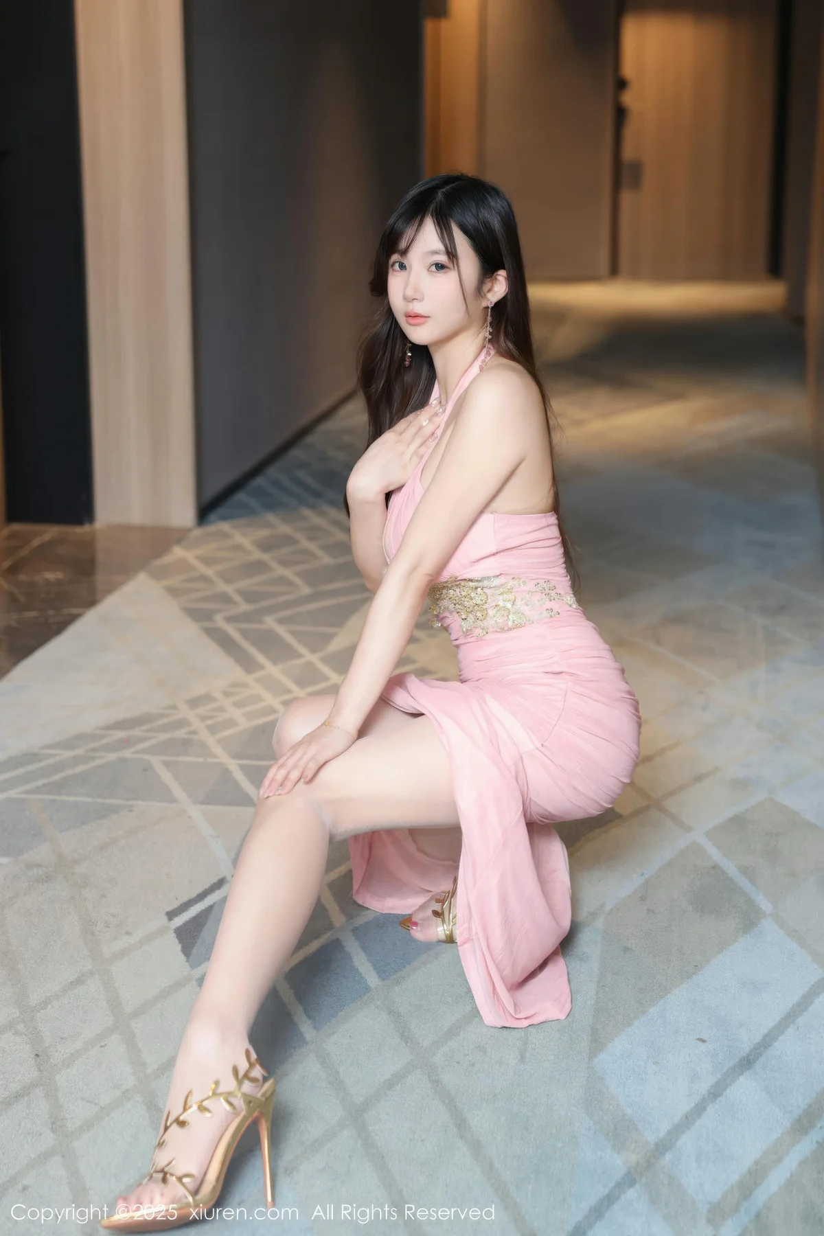 XiuRen 秀人 No.10786 小肉肉咪 巨乳极致美腿性感动人 - 9