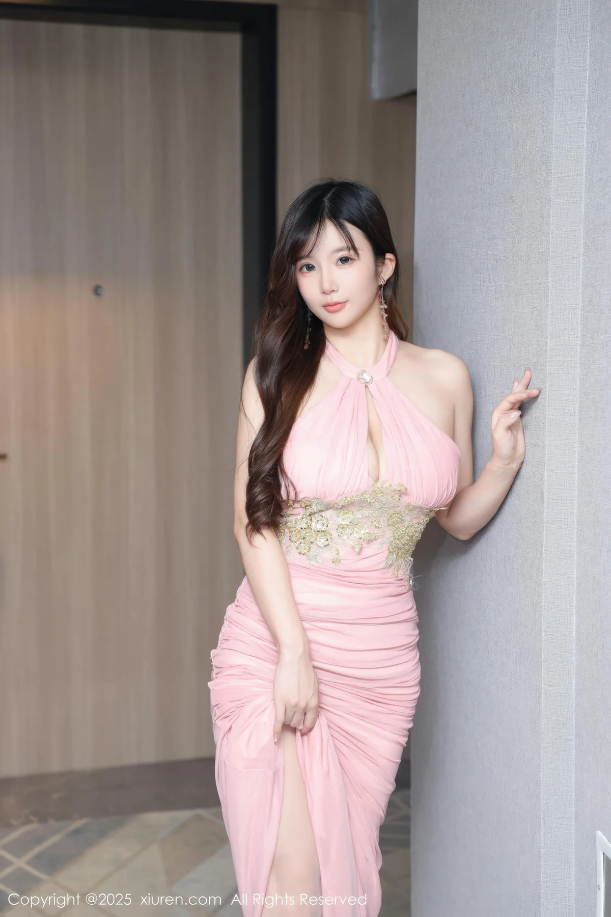 XiuRen 秀人 No.10786 小肉肉咪 巨乳极致美腿性感动人 - 5