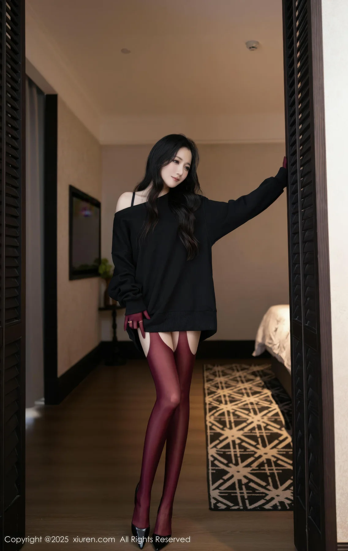 XiuRen 秀人 No.10790 鱼子酱Fish 黑色情趣内衣 - 1