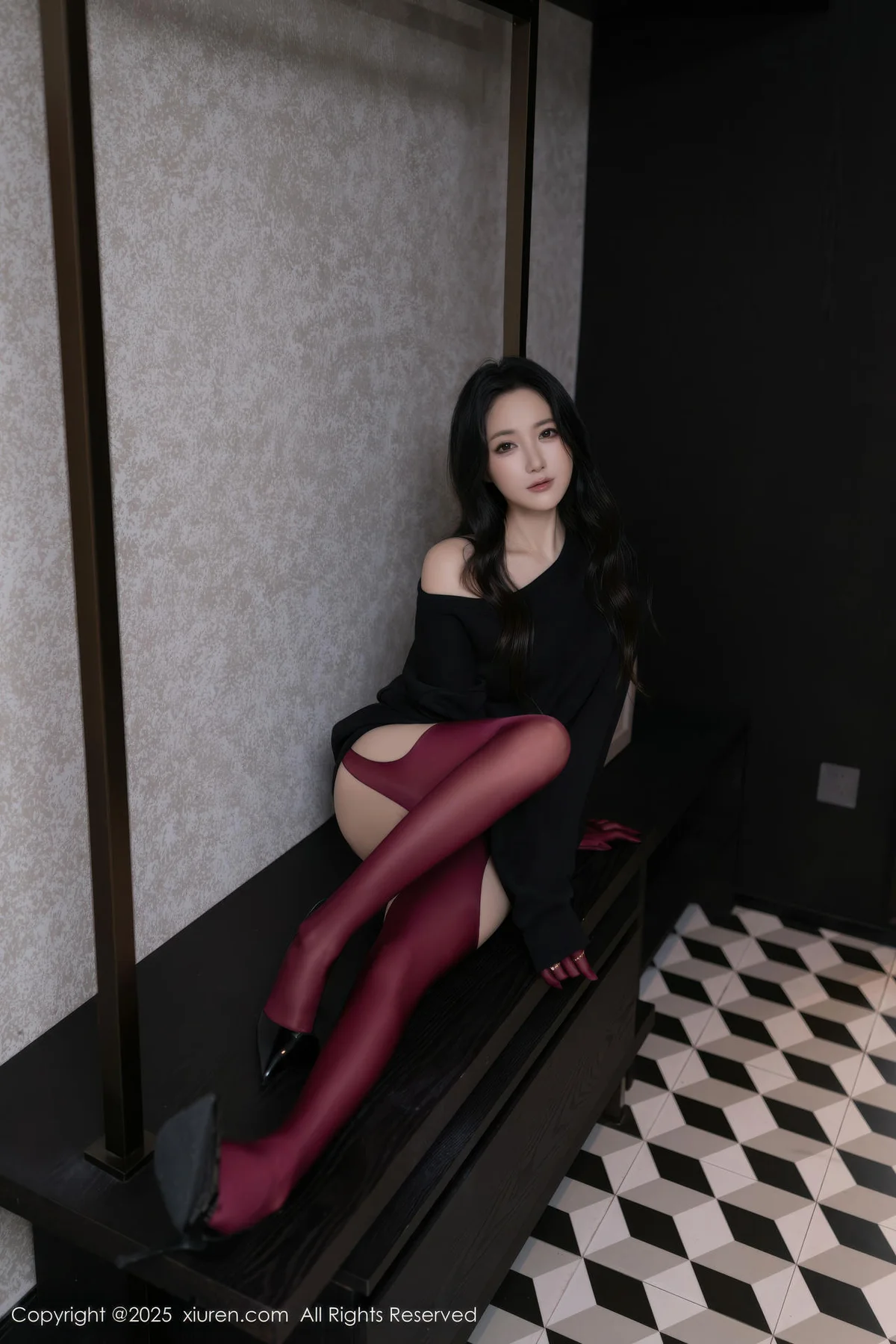 XiuRen 秀人 No.10790 鱼子酱Fish 黑色情趣内衣 - 2