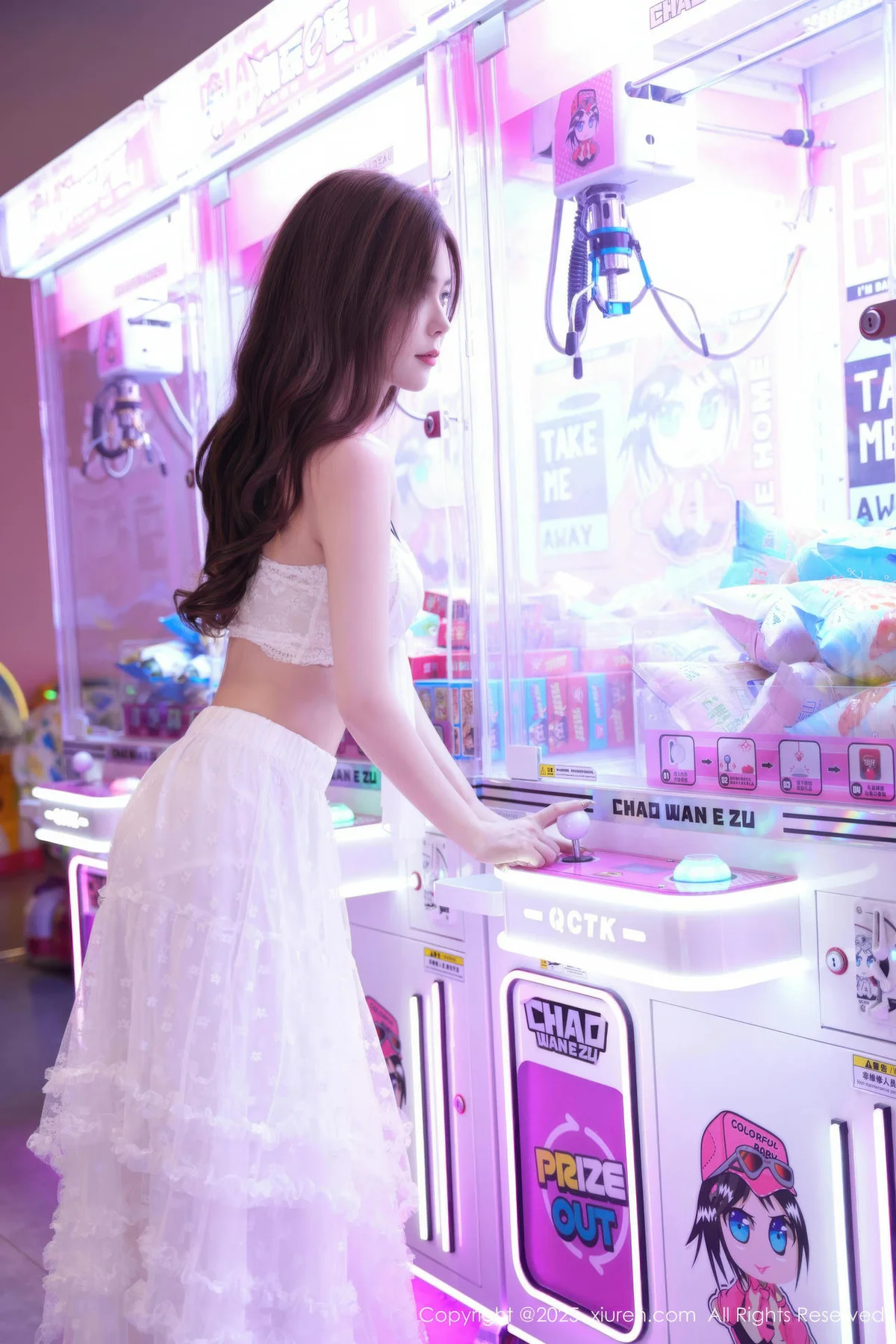 XiuRen 秀人 No.10791 拍黄瓜girl 白色连衣裙 - 5