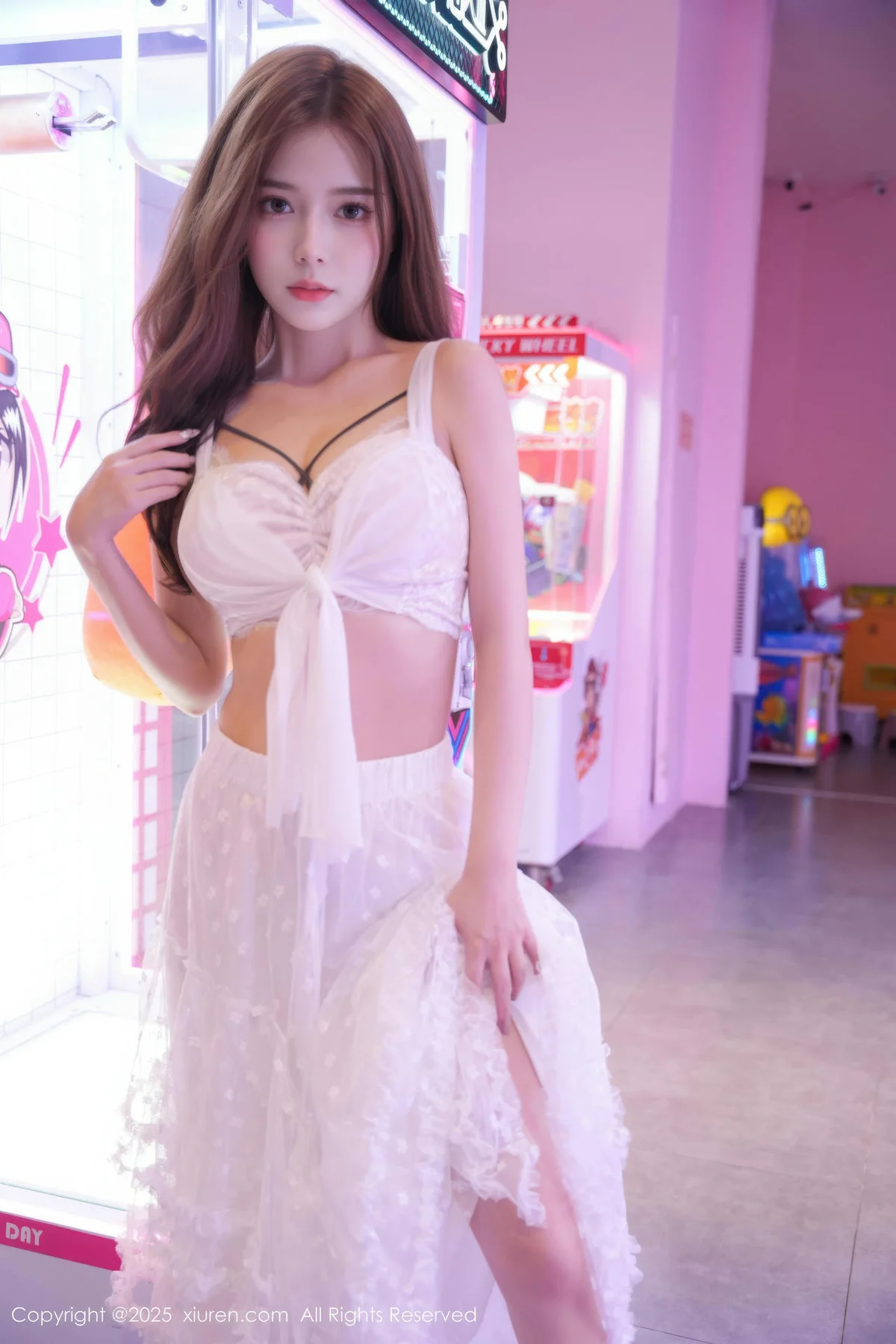 XiuRen 秀人 No.10791 拍黄瓜girl 白色连衣裙 - 2