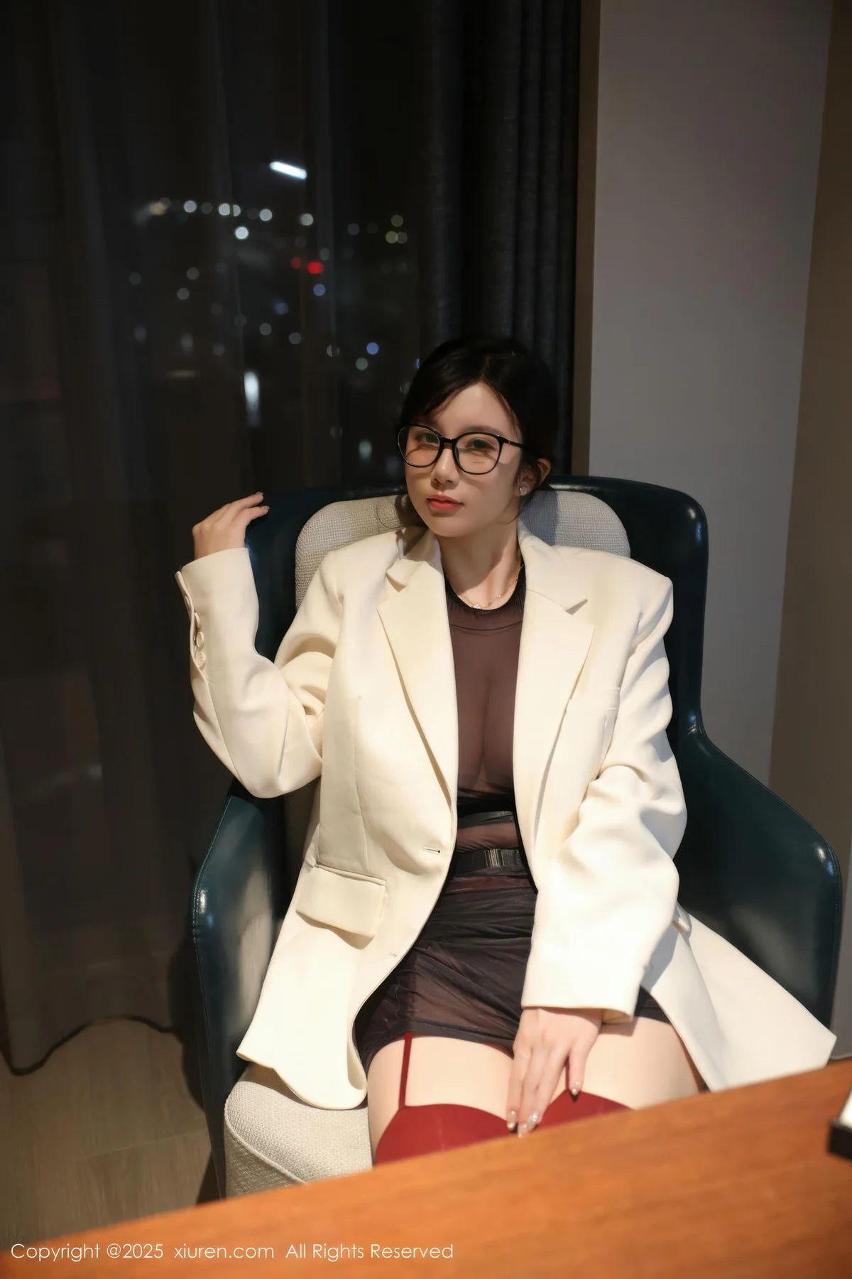 XiuRen 秀人 No.10805 小肉肉咪 白色OL服饰 - 8