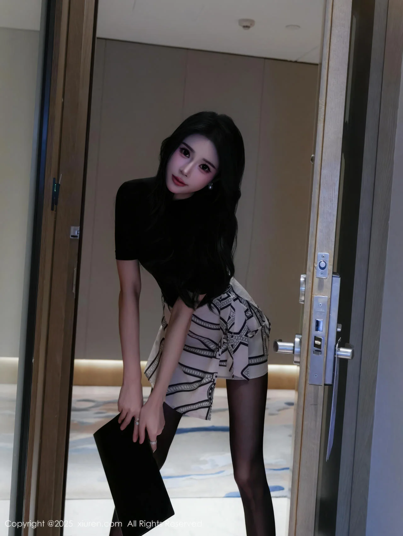 XiuRen 秀人 No.10817 椰汁糯米姬 黑色T恤诱惑 - 5