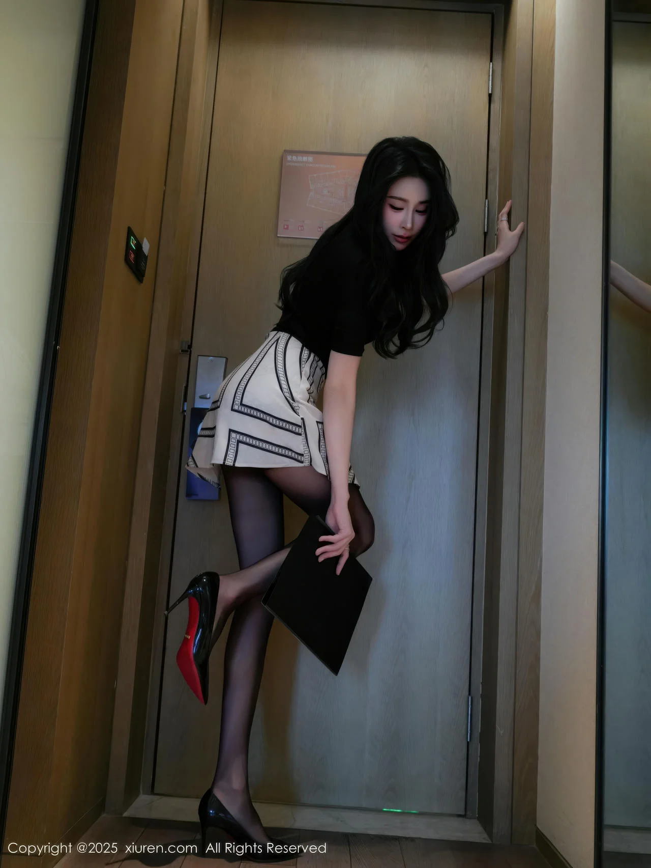 XiuRen 秀人 No.10817 椰汁糯米姬 黑色T恤诱惑 - 8