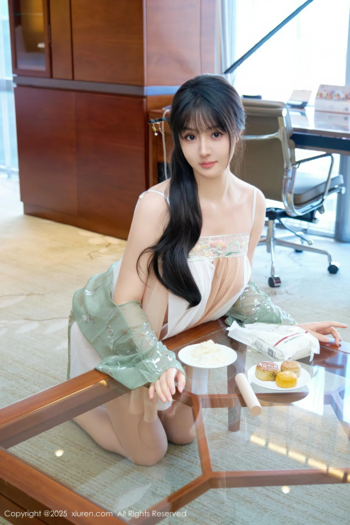 XiuRen 秀人 No.10818 沈南汐RuRu 童颜巨乳中秋主题拍摄 - 2