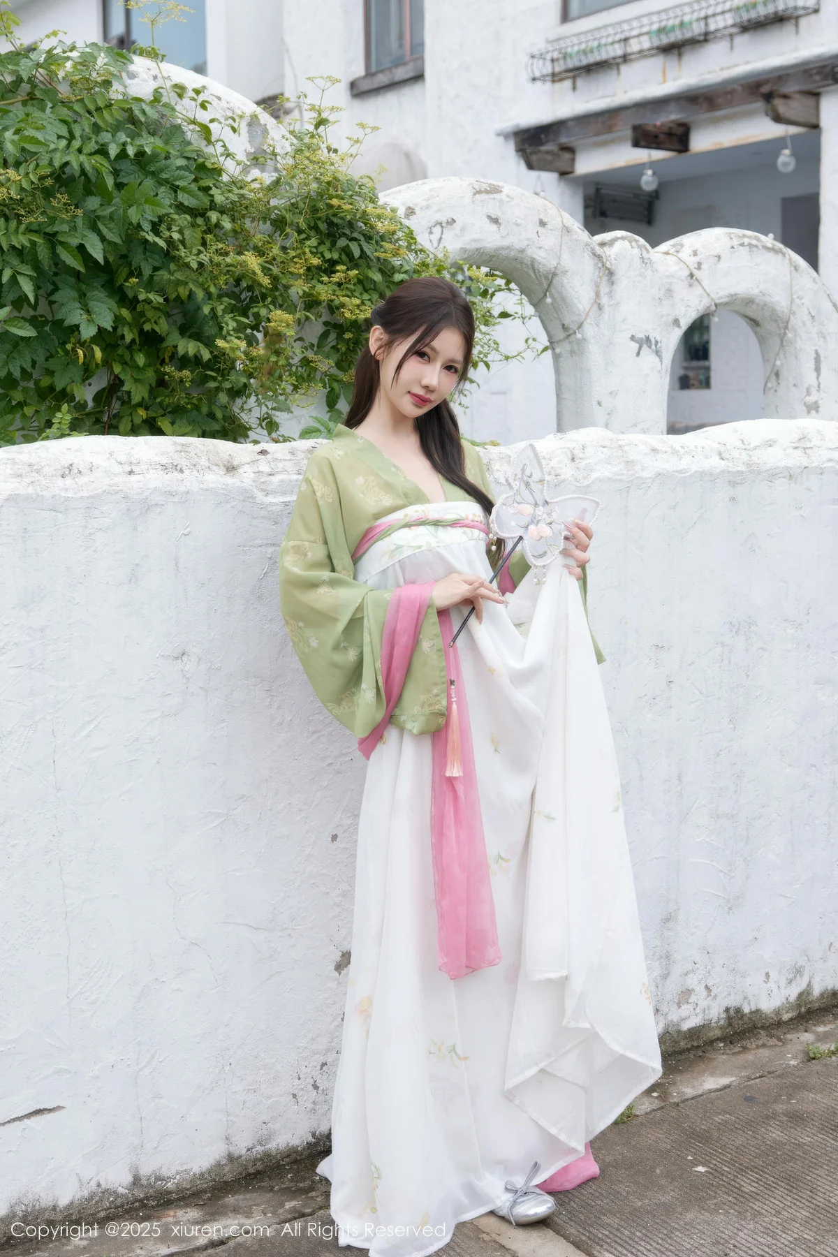XiuRen 秀人 No.10834 尹甜甜sunny 中秋主题拍摄汉服装扮 - 1