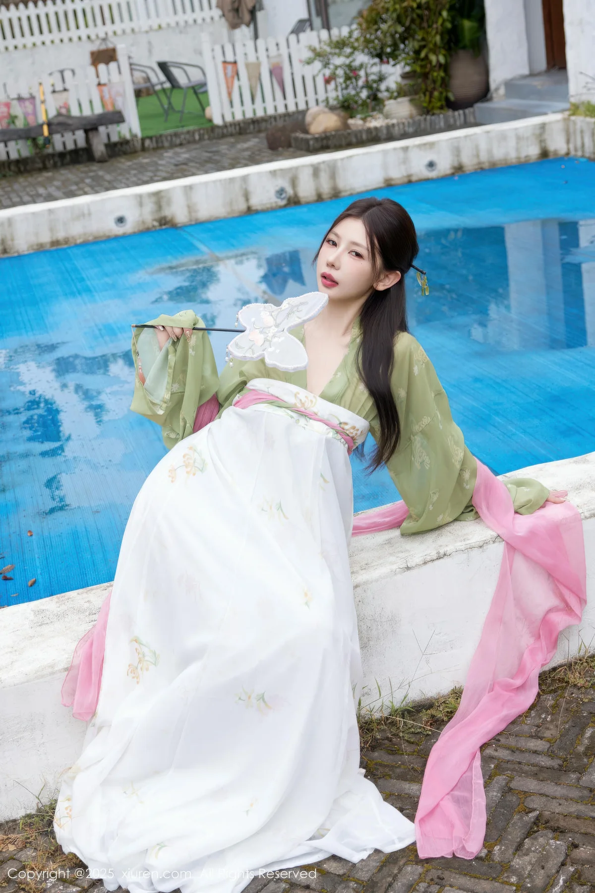 XiuRen 秀人 No.10834 尹甜甜sunny 中秋主题拍摄汉服装扮 - 1