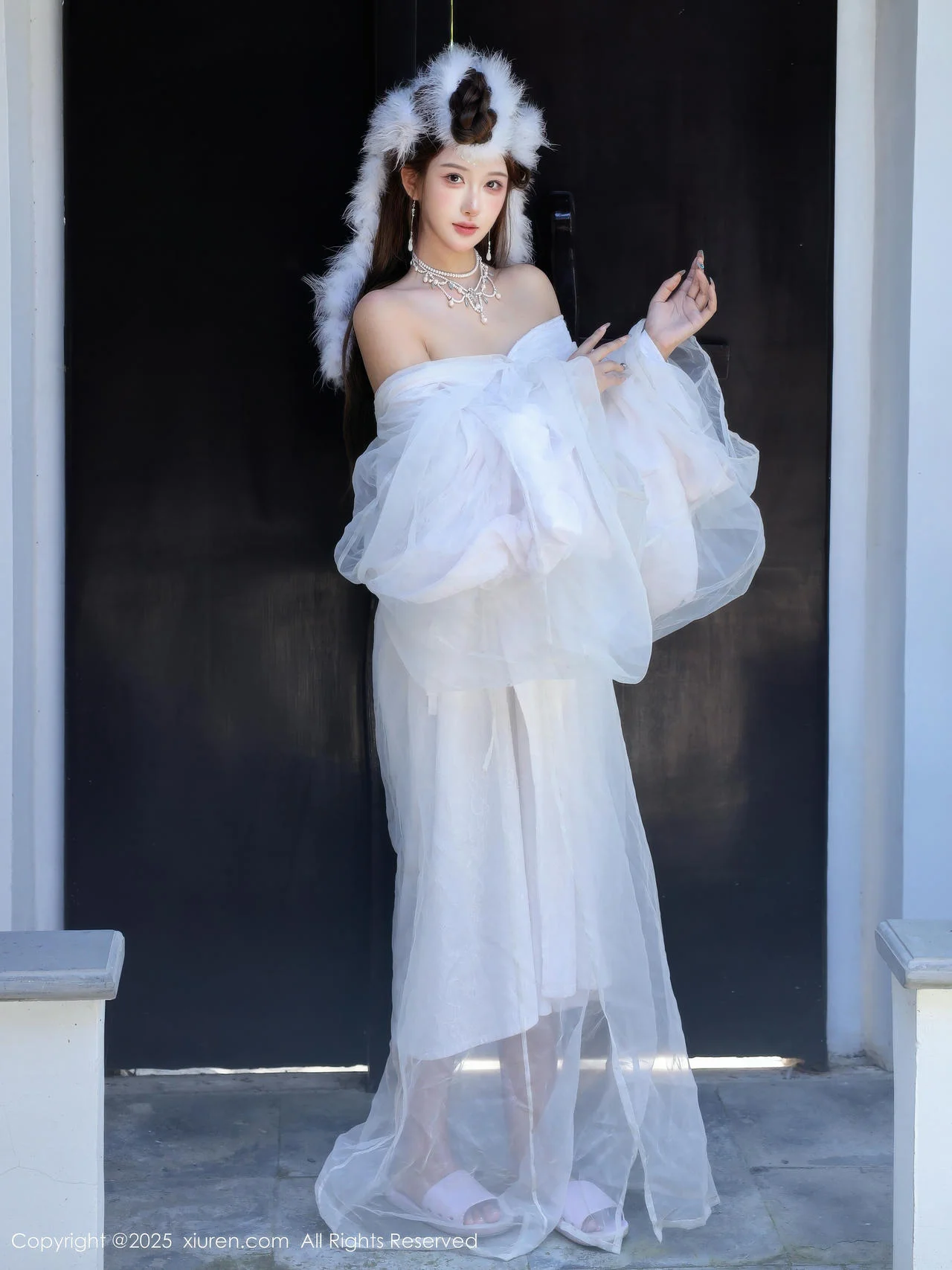 XiuRen 秀人 No.10843 金允希Yuki 白色锦毛鼠装扮 - 1