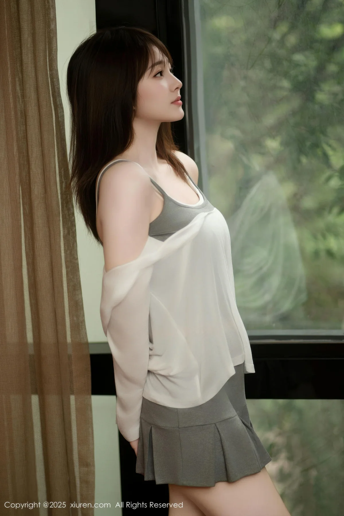 XiuRen 秀人 No.10845 炎恬kitty 柔美身段浅色短裙 - 1