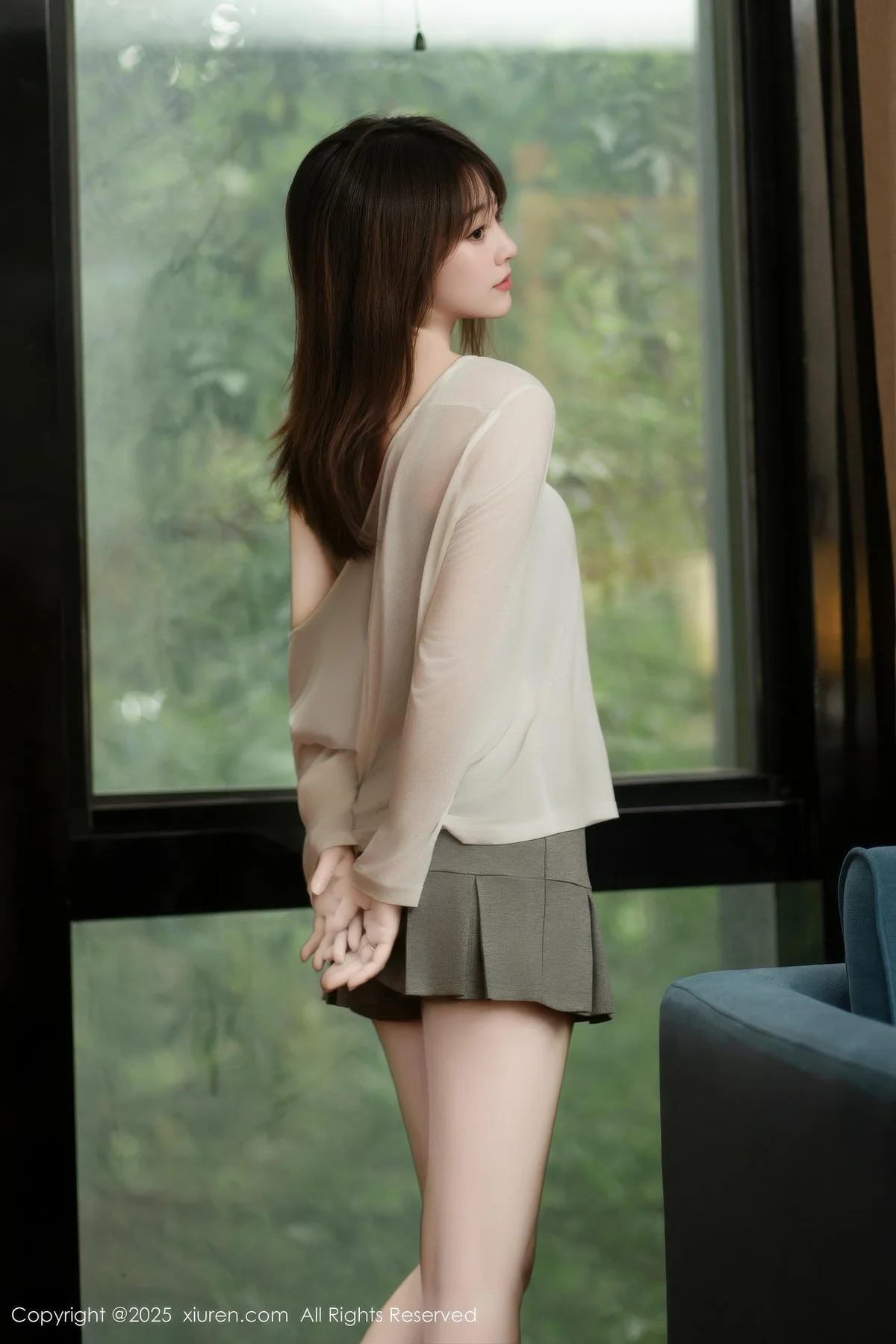 XiuRen 秀人 No.10845 炎恬kitty 柔美身段浅色短裙 - 3