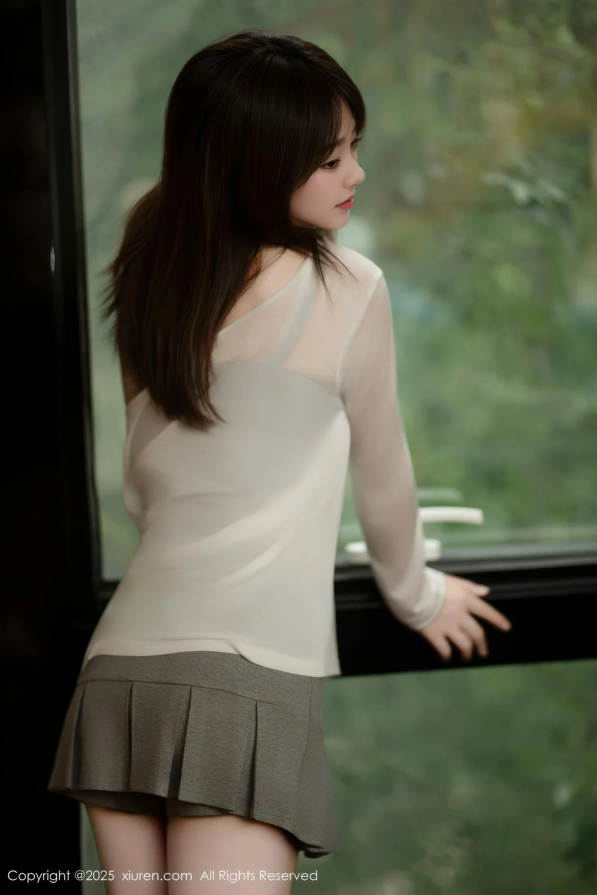 XiuRen 秀人 No.10845 炎恬kitty 柔美身段浅色短裙 - 4