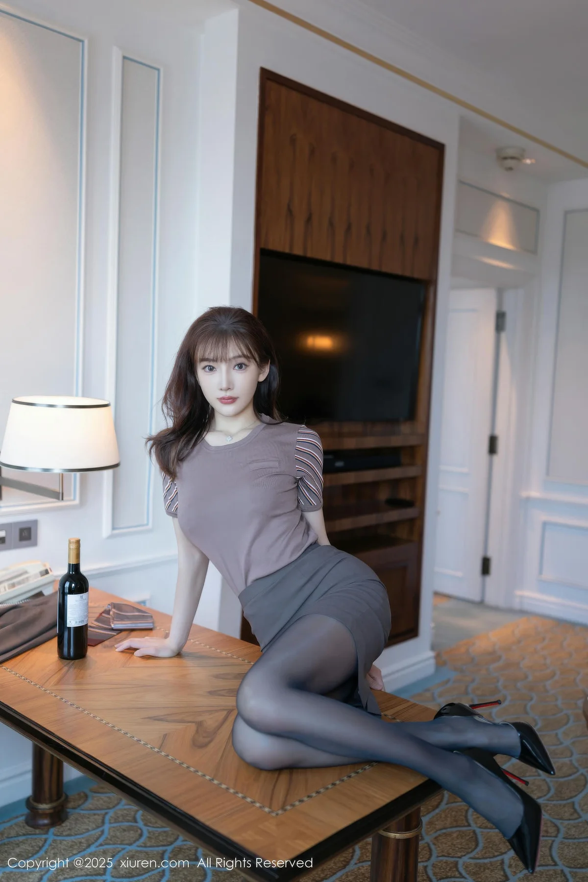 XiuRen 秀人 No.10850 陆萱萱空姐制服魅惑黑丝妖艳动人 - 6