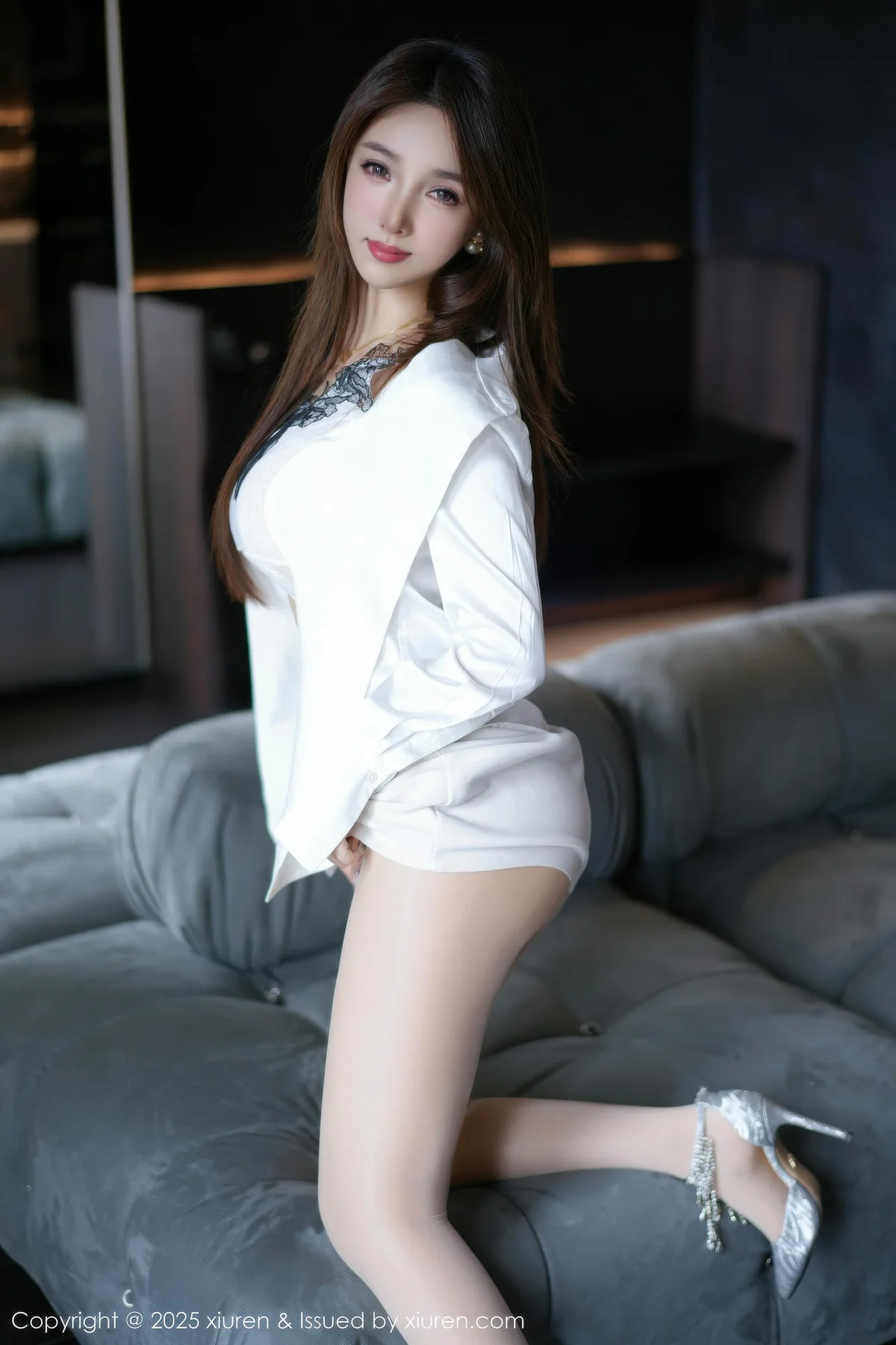 XiuRen 秀人 No.10872 桃桃夭夭twins 蕾丝内衣灰色OL服饰 - 5