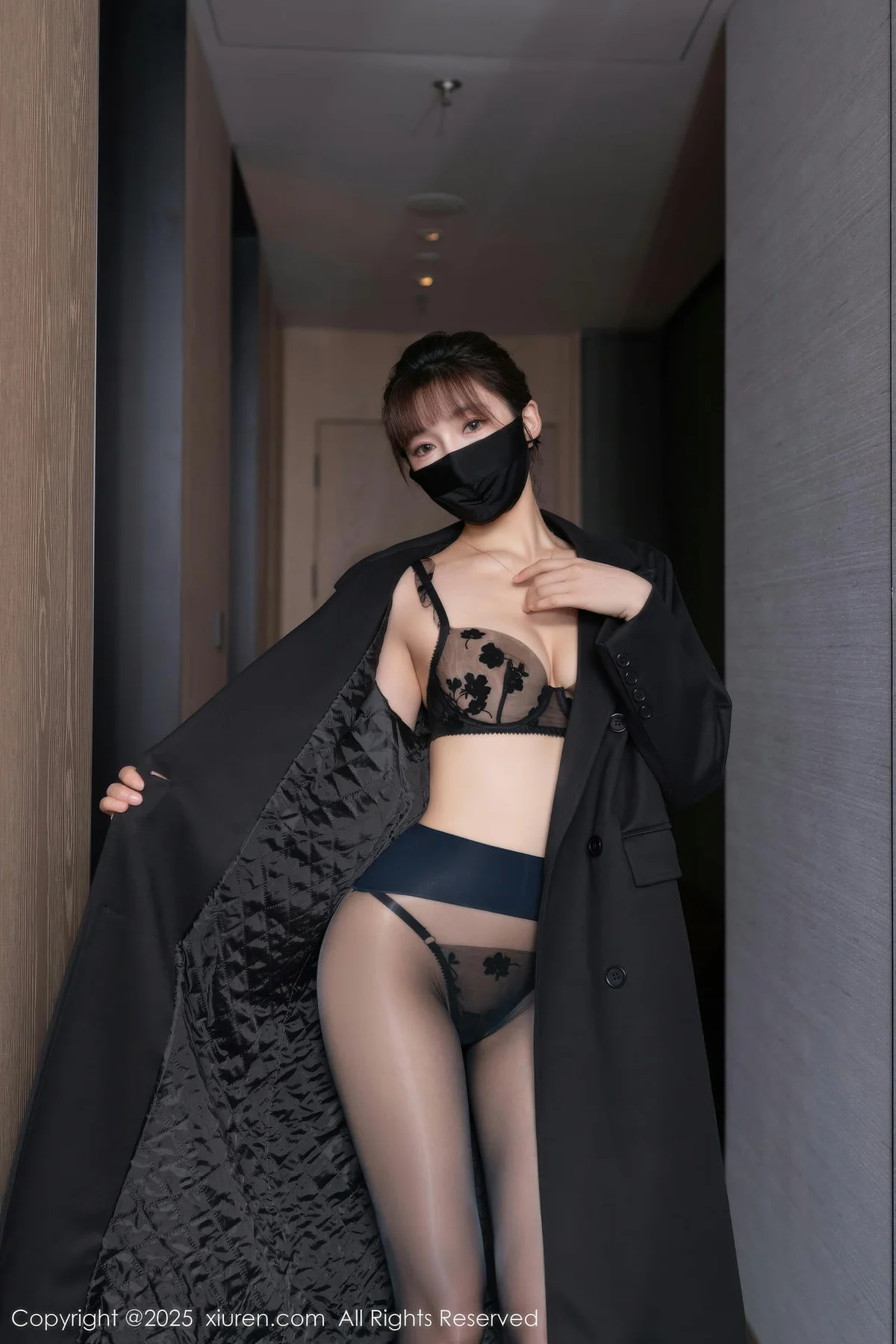 XiuRen 秀人 No.10880 陆萱萱 黑丝长风衣服饰 - 5