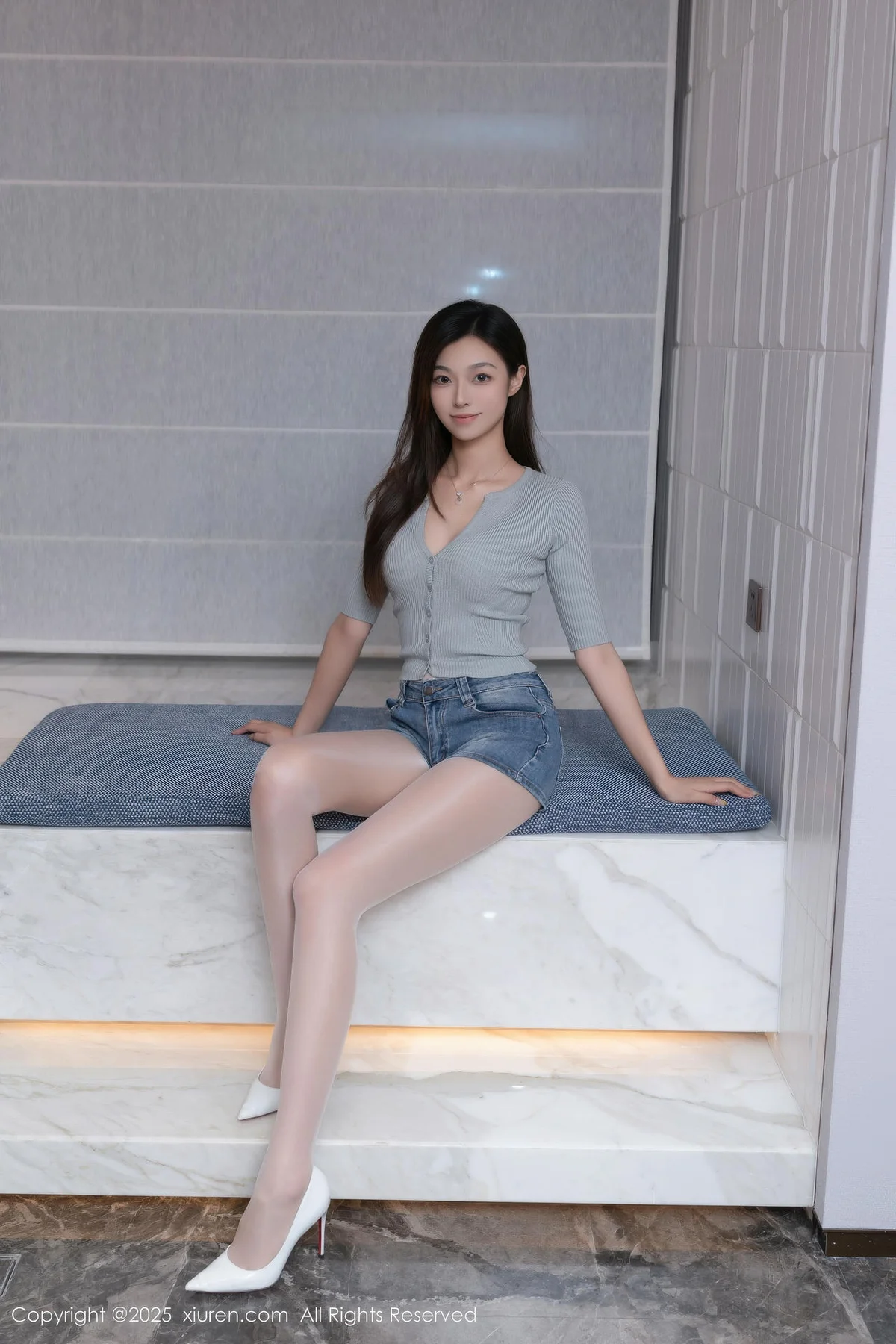 XiuRen 秀人 No.10881 kiki柚柚 蓝色超短牛仔裤 - 1