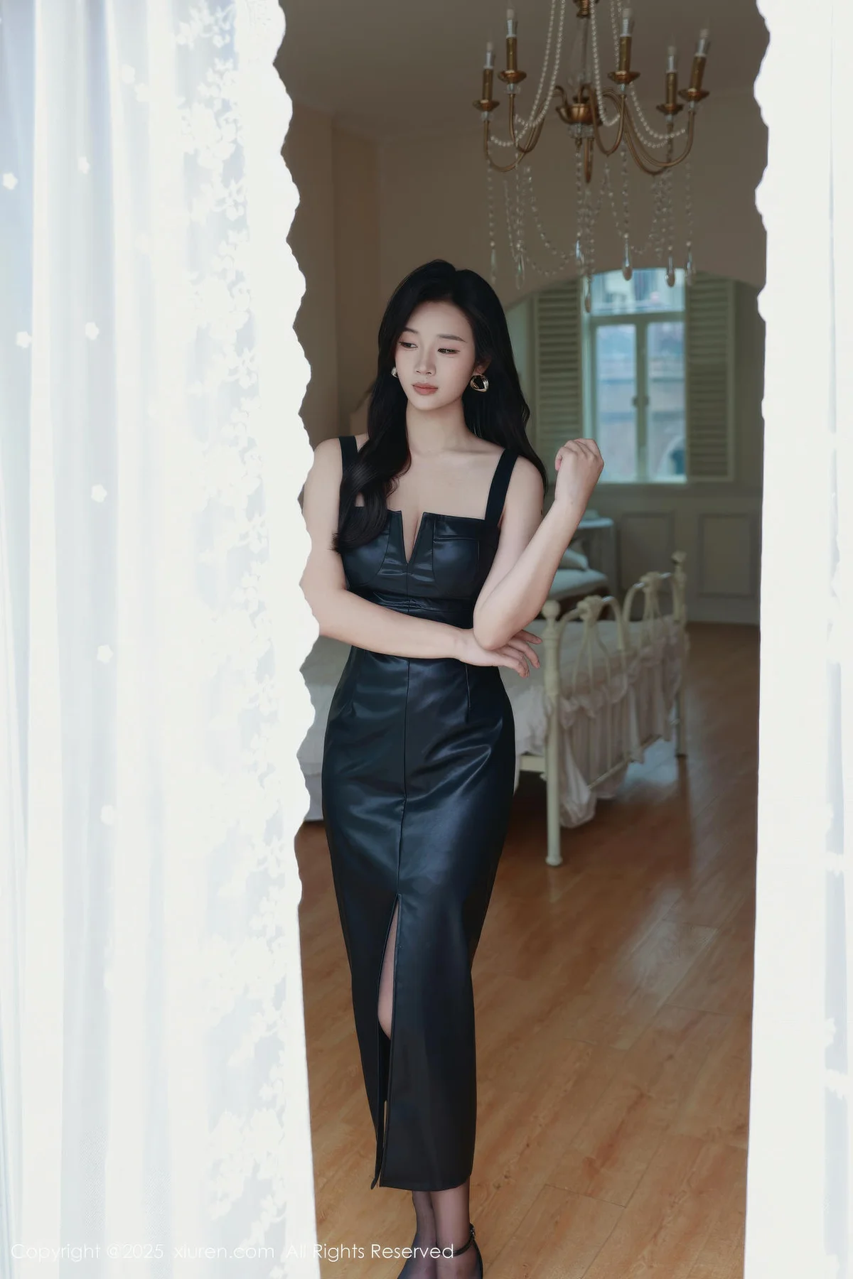 XiuRen 秀人 No.10885 南乔 黑色皮裙黑丝私房写真 - 1