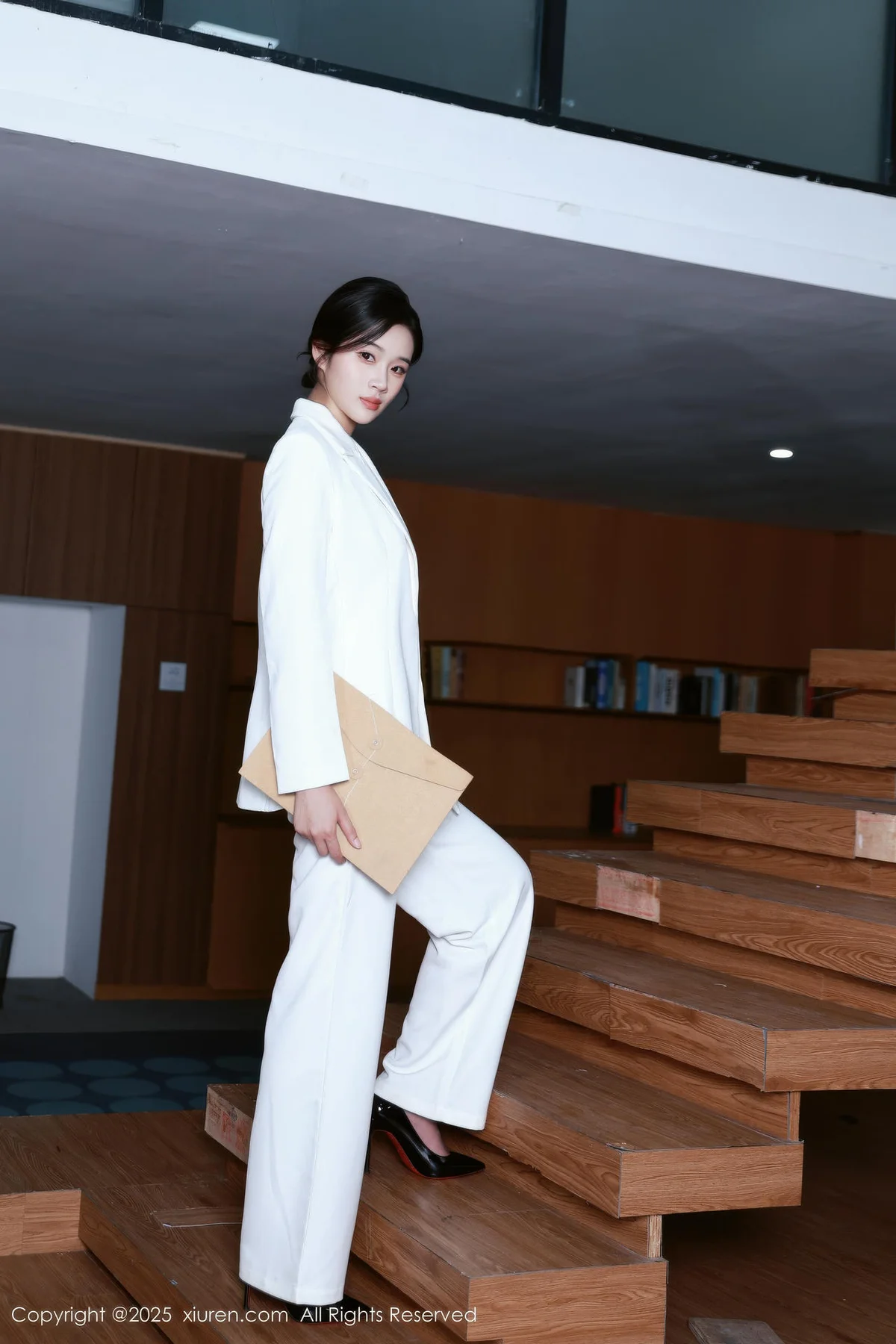 XiuRen 秀人 No.10908 南乔 白色西装黑丝ol - 1