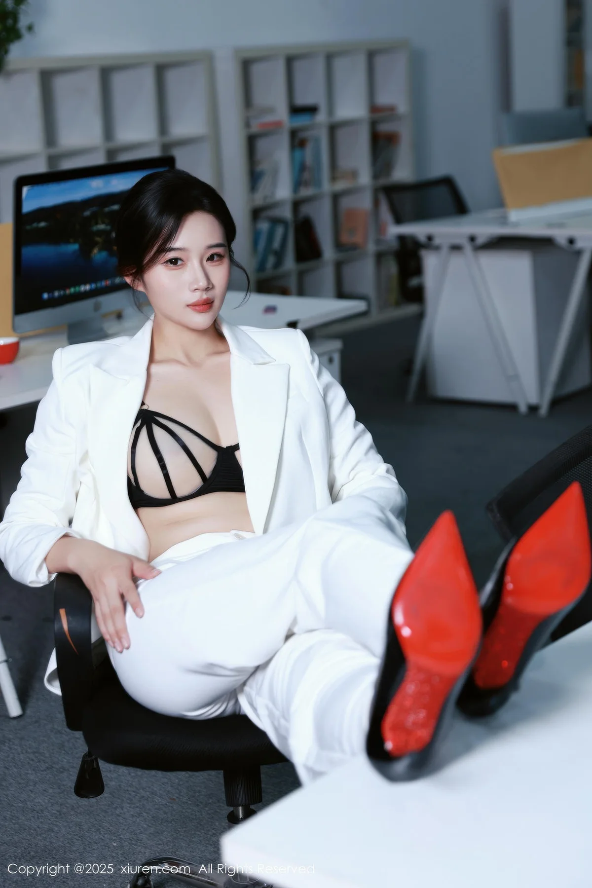 XiuRen 秀人 No.10908 南乔 白色西装黑丝ol - 2