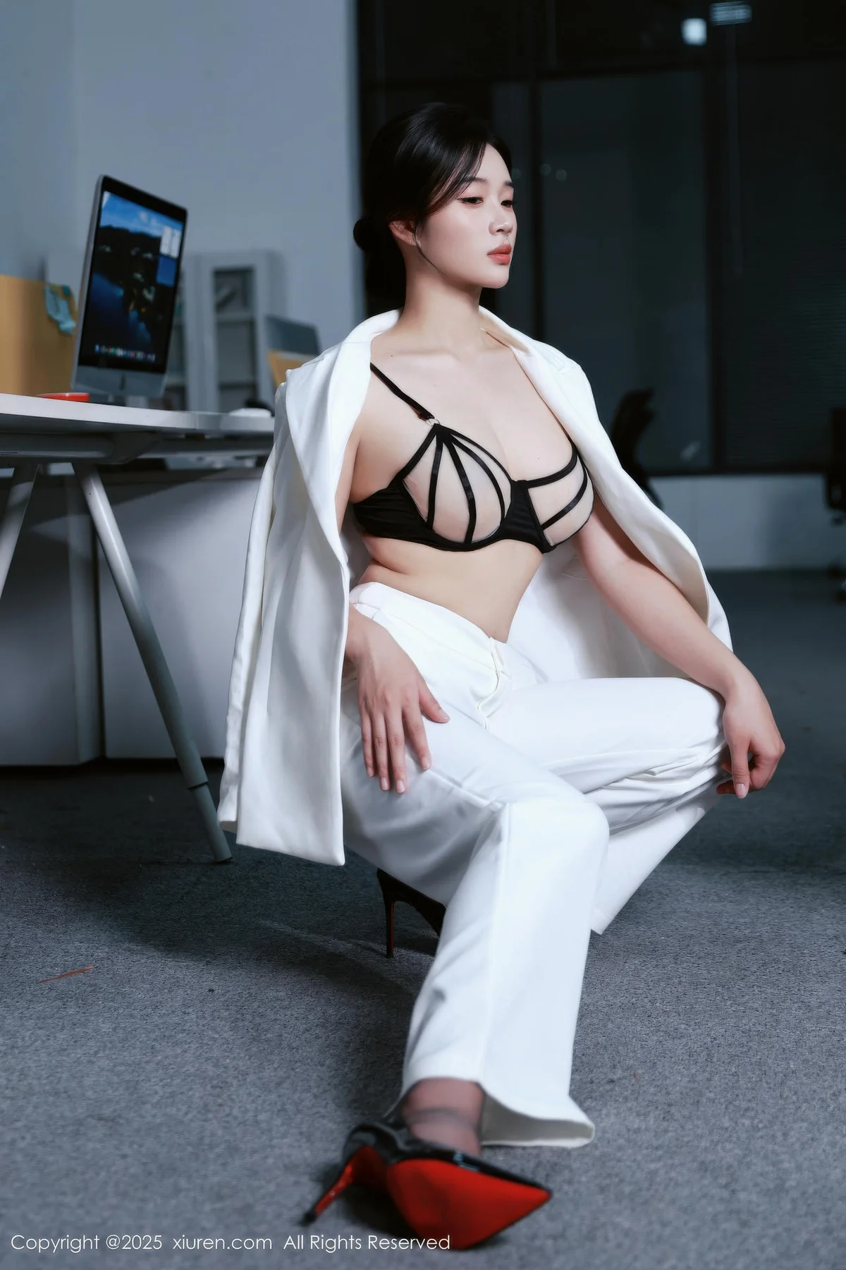 XiuRen 秀人 No.10908 南乔 白色西装黑丝ol - 9